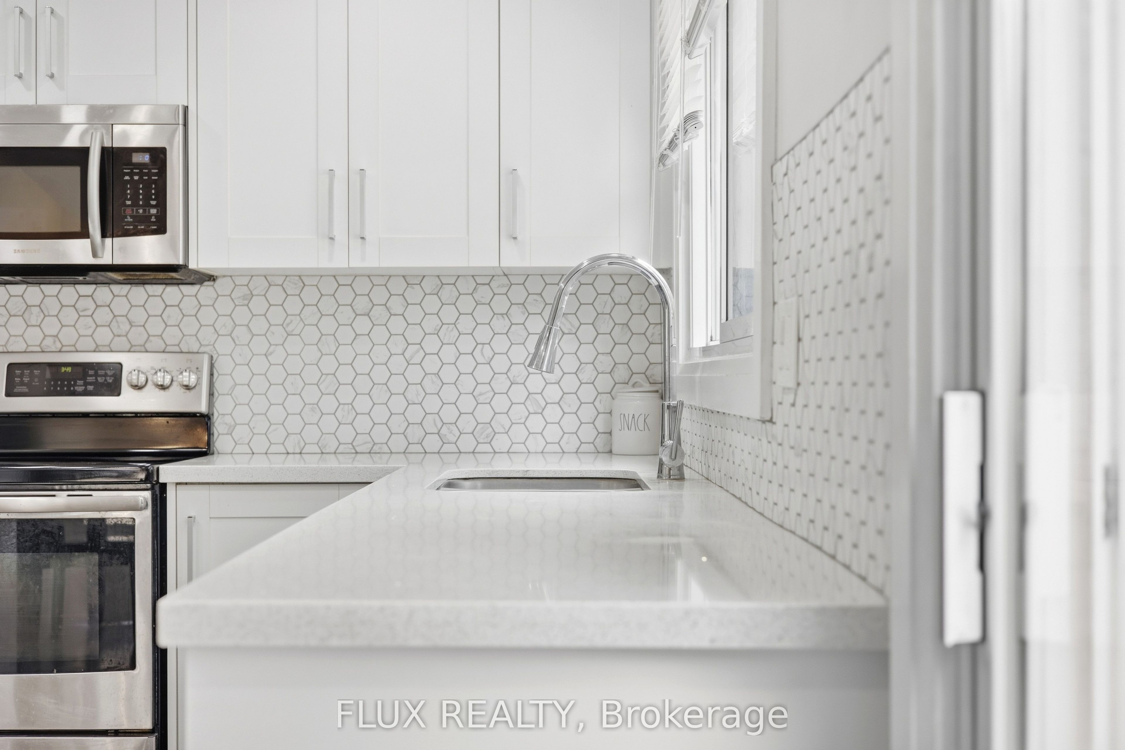 10 Jean Avenue Property Photo 12