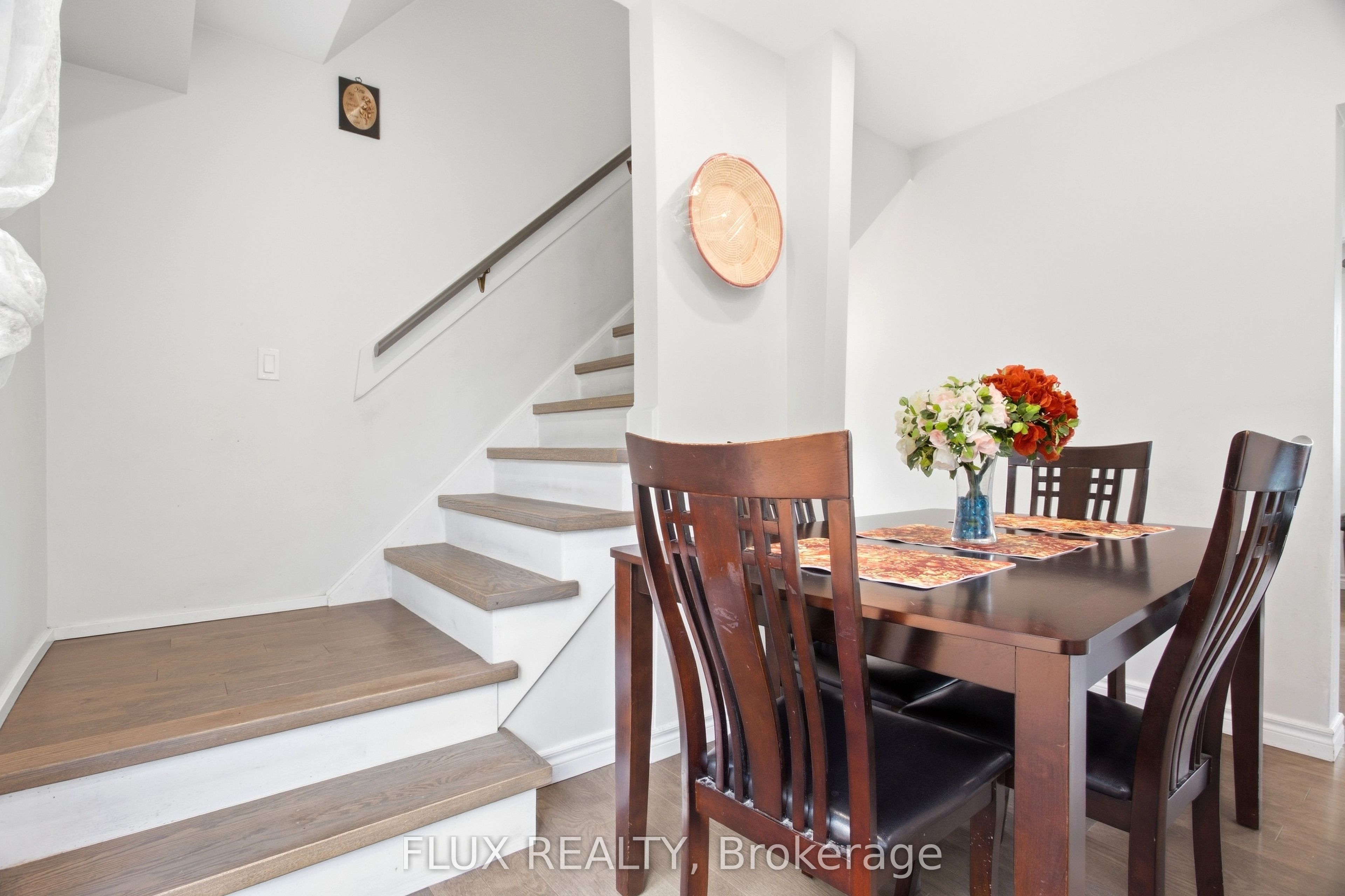 10 Jean Avenue Property Photo 16