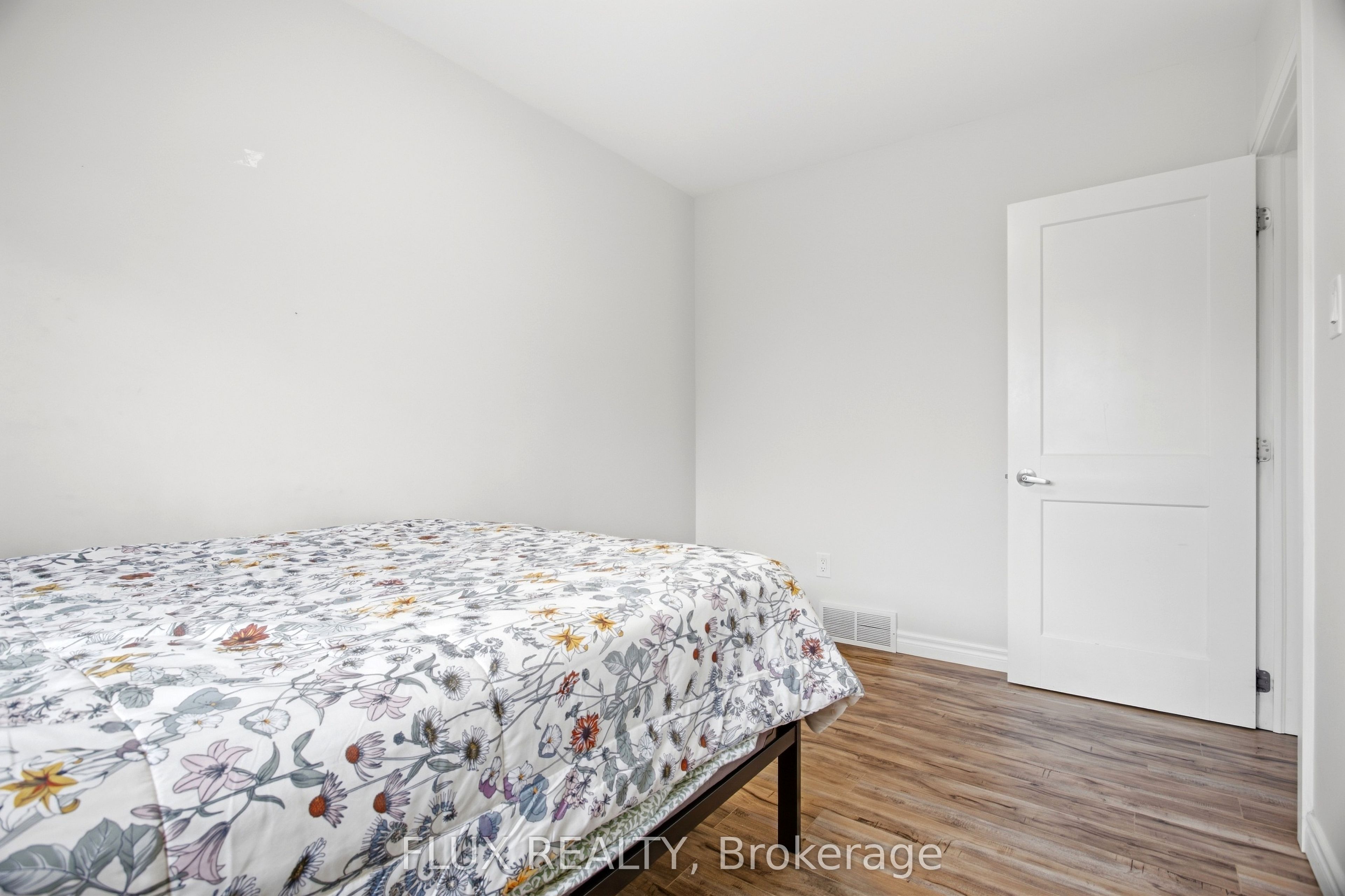 10 Jean Avenue Property Photo 30