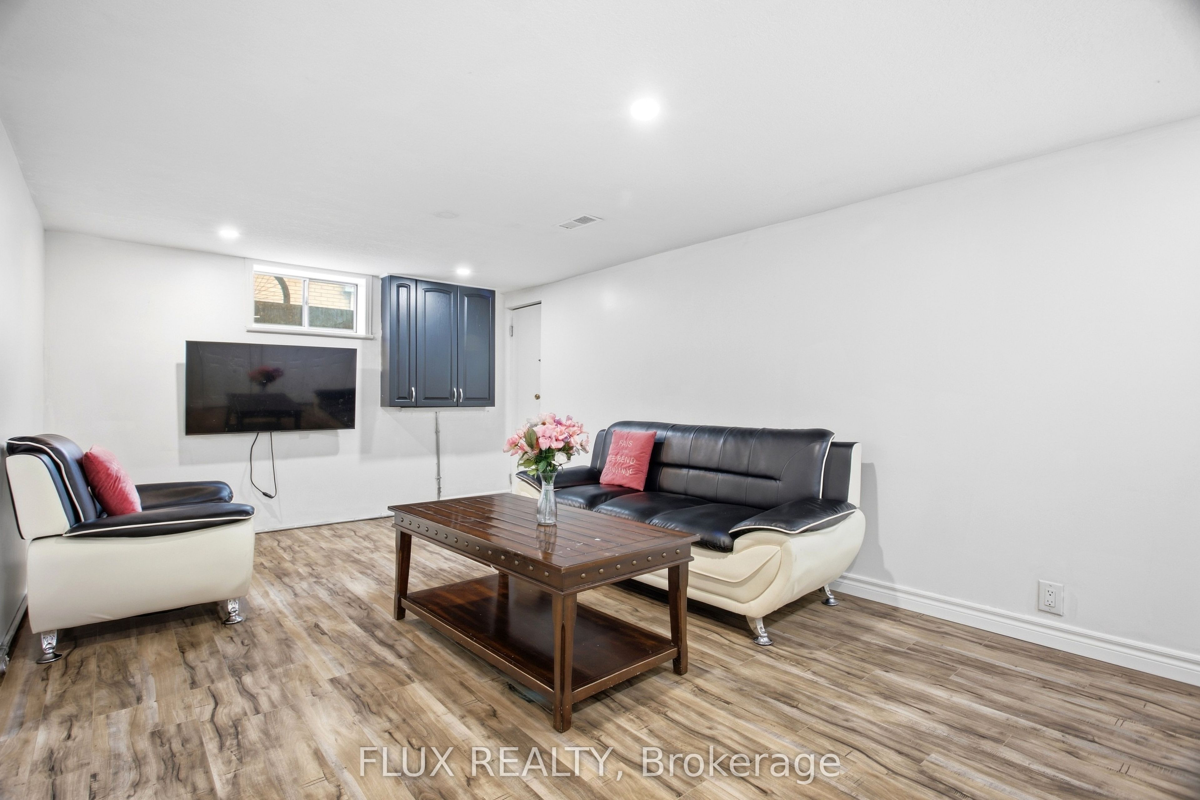 10 Jean Avenue Property Photo 36