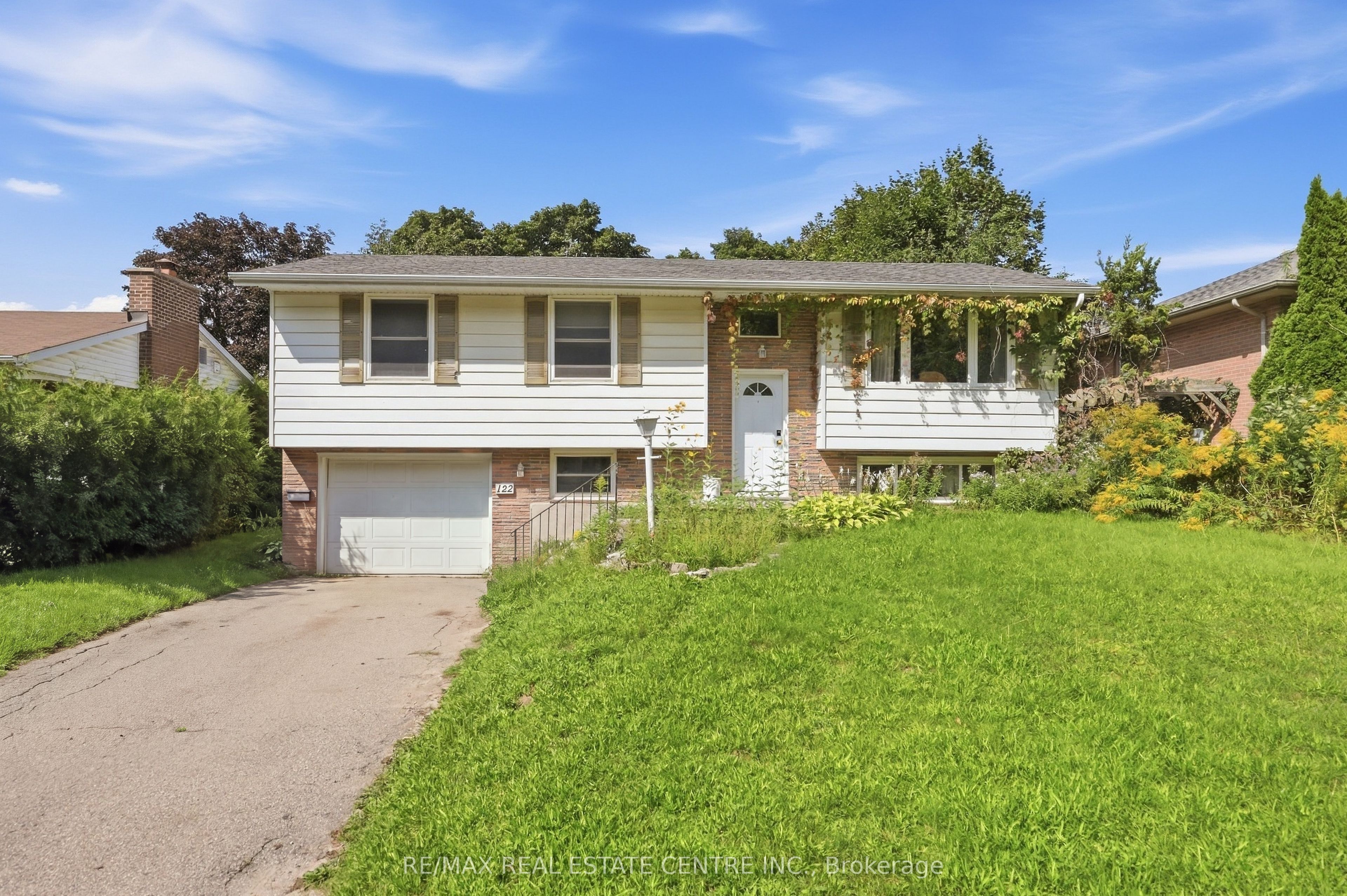 122 Greenbrier Drive Property Photo 1