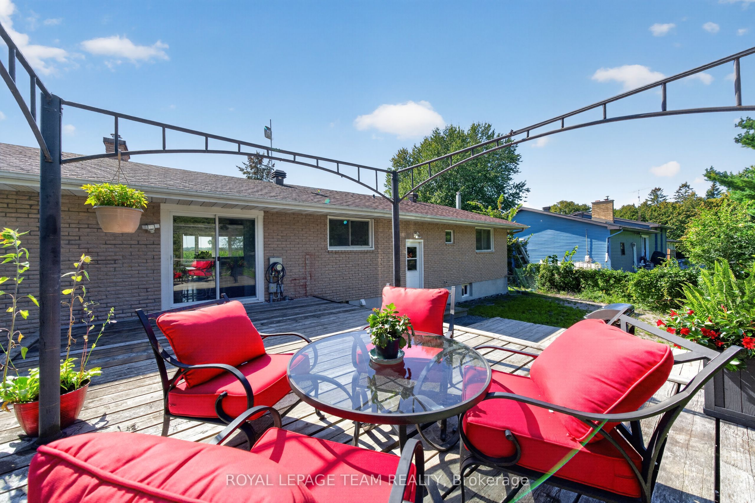 2830 John Shaw Road Property Photo 4