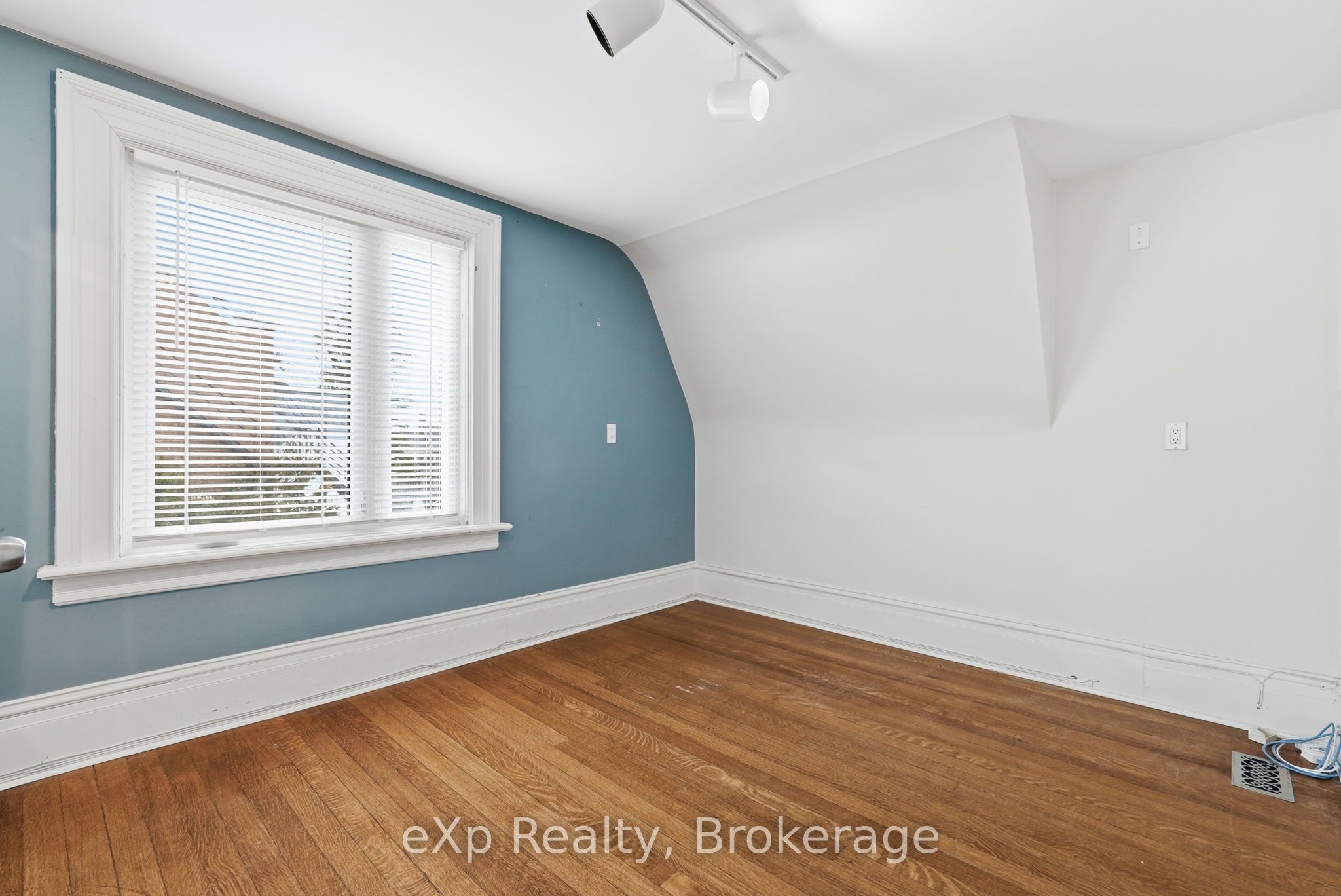 1025 2nd Avenue W Property Photo 18