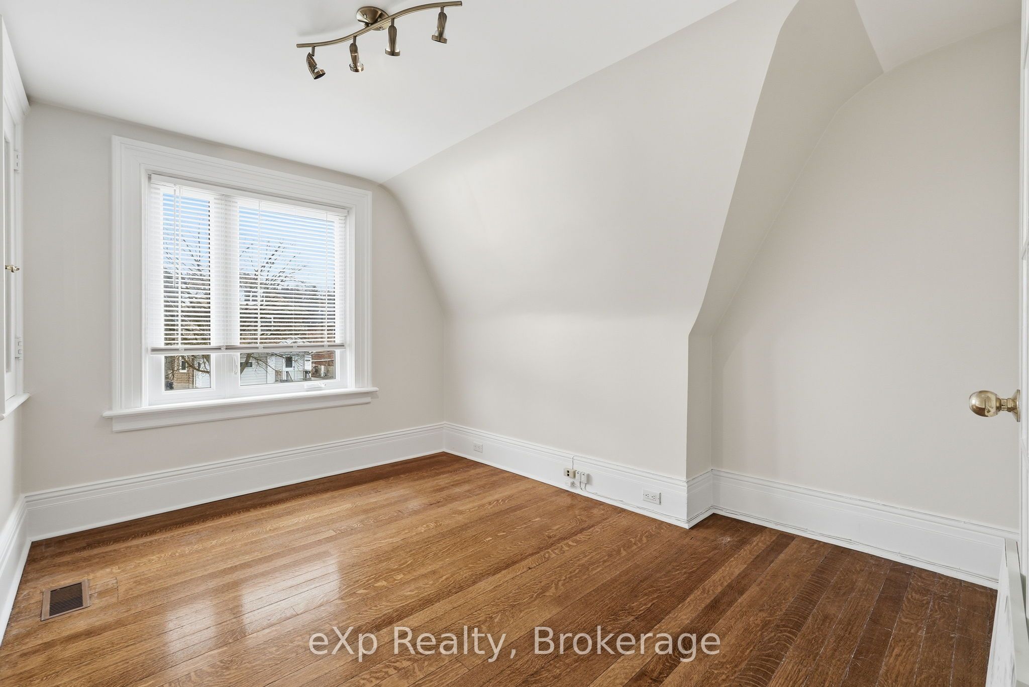 1025 2nd Avenue W Property Photo 22