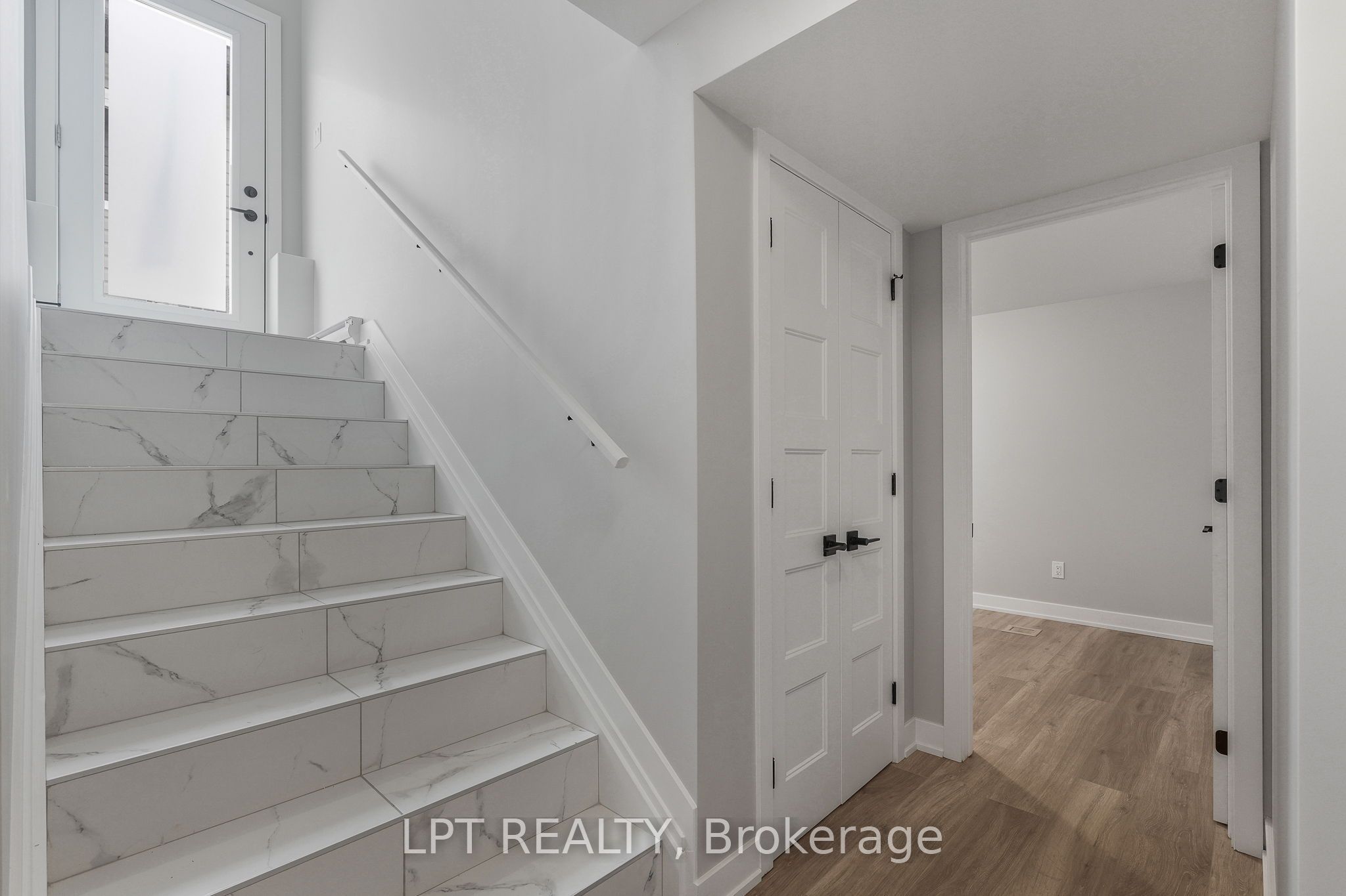 976 Katia Street B Property Photo 2