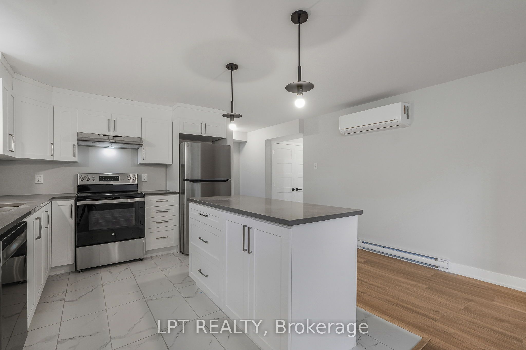 976 Katia Street B Property Photo 13
