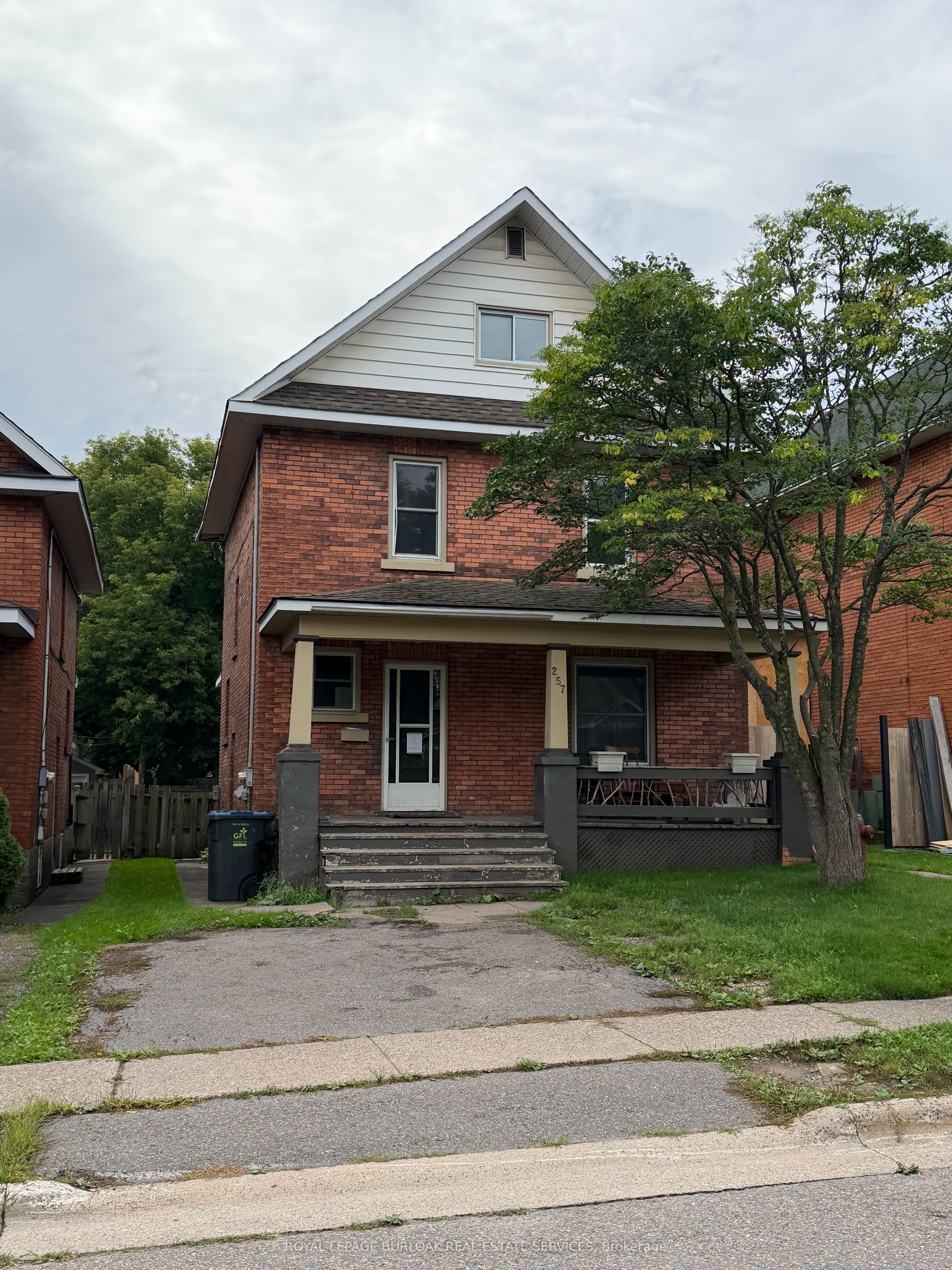 257 Alexandra Street Property Photo 2