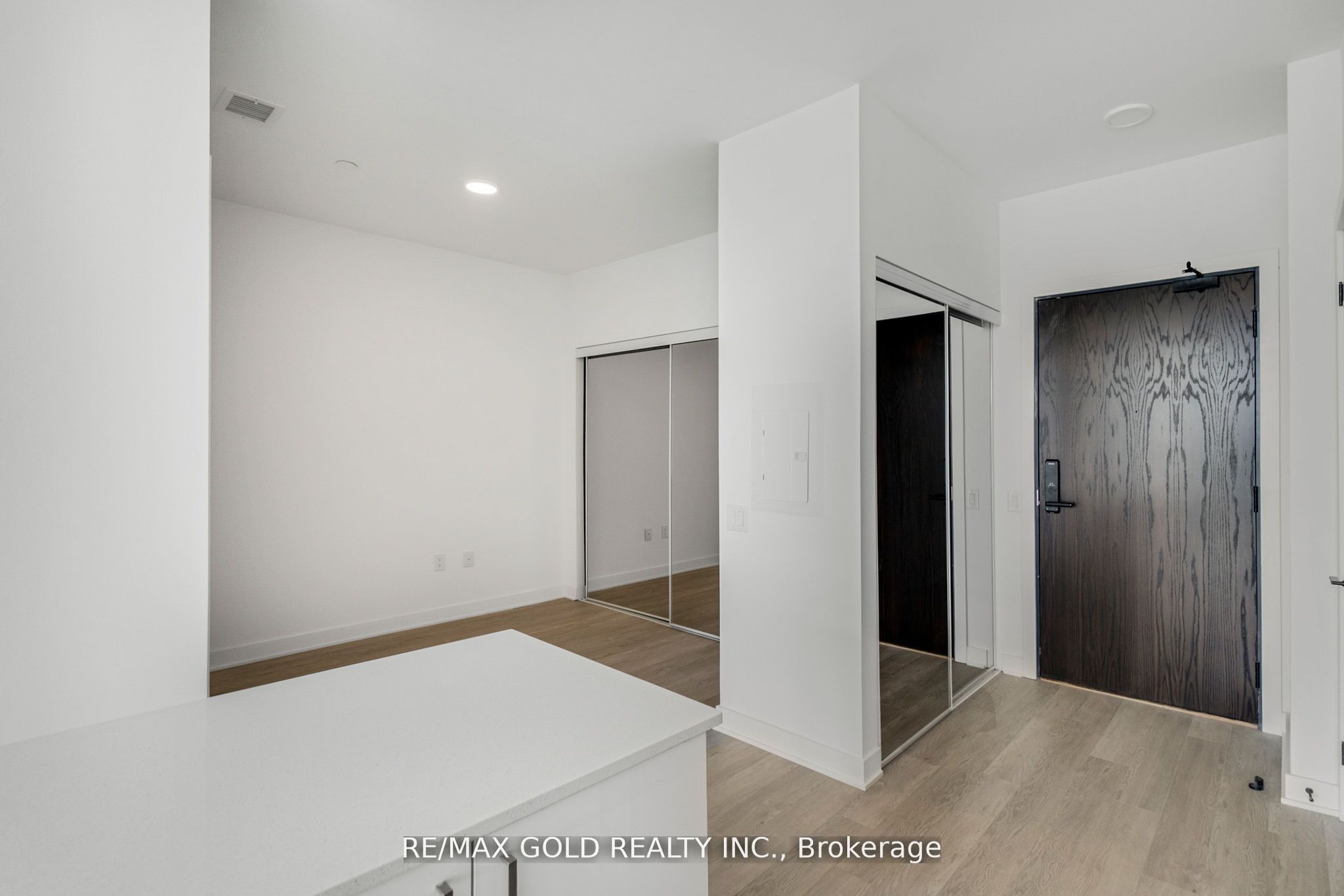 2782 Barton Street E 803 Property Photo 14