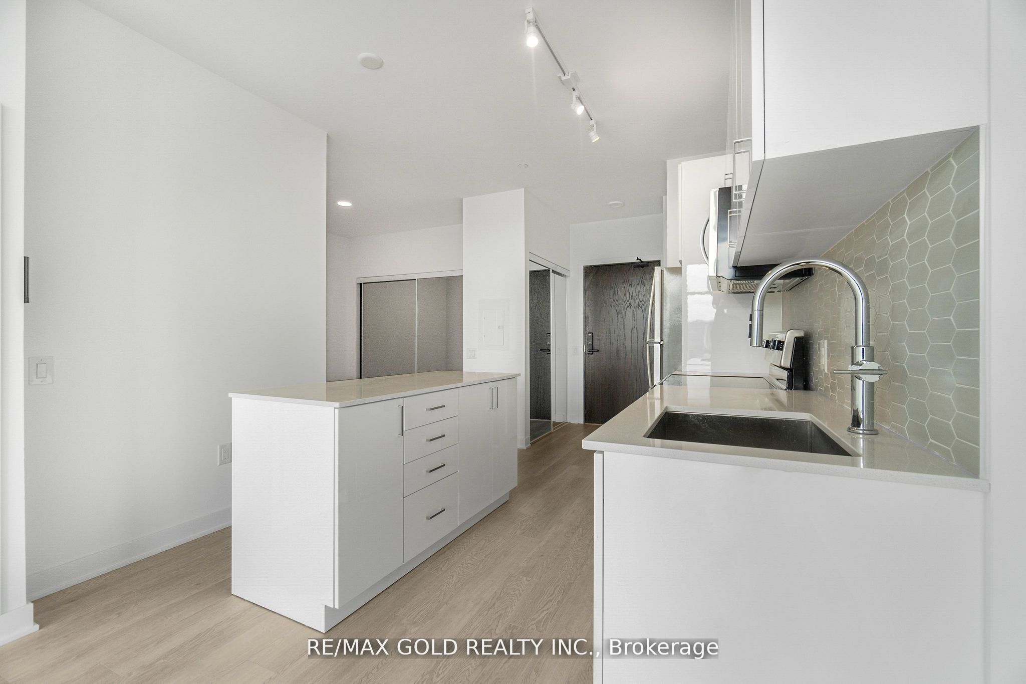 2782 Barton Street E 803 Property Photo 15