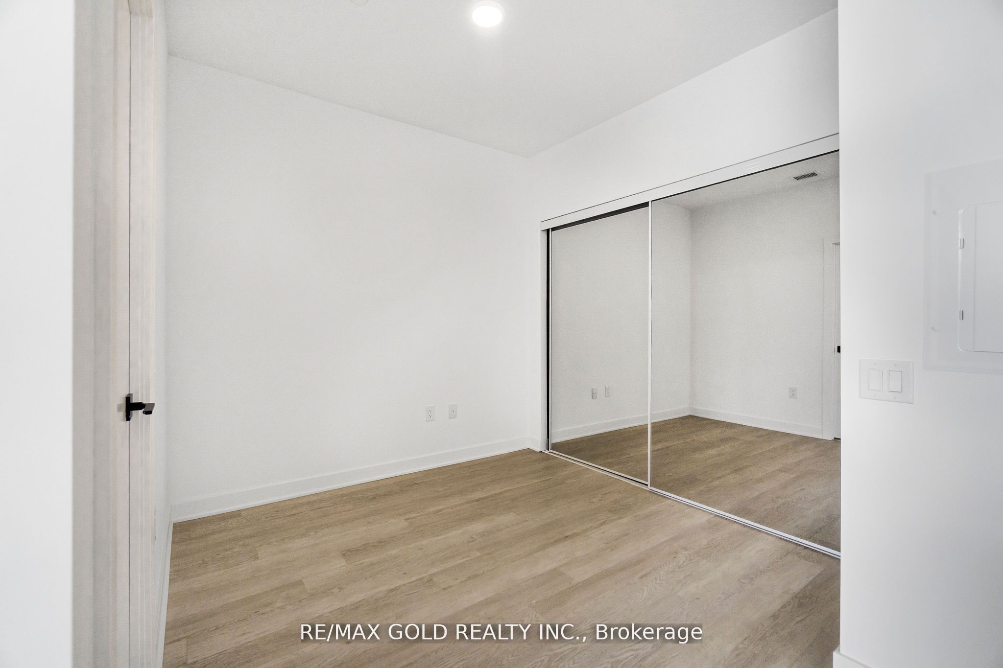 2782 Barton Street E 803 Property Photo 22