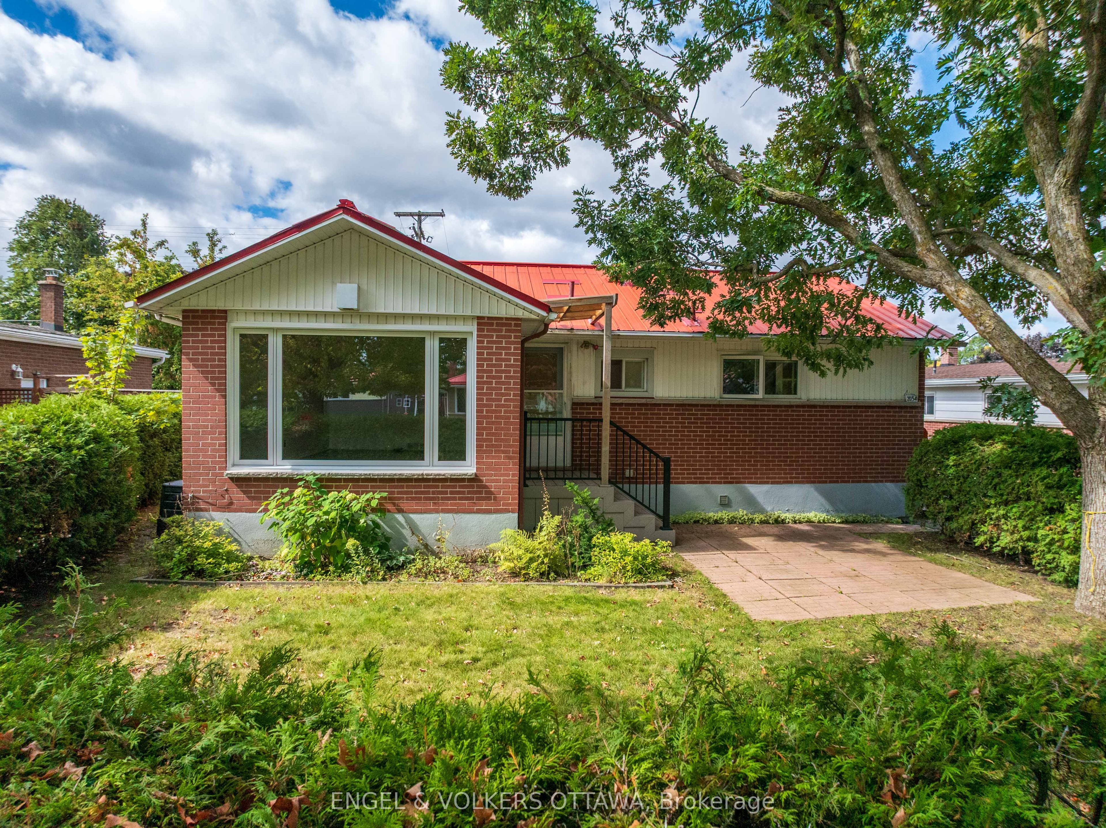 2034 Cornish Street Property Photo 1