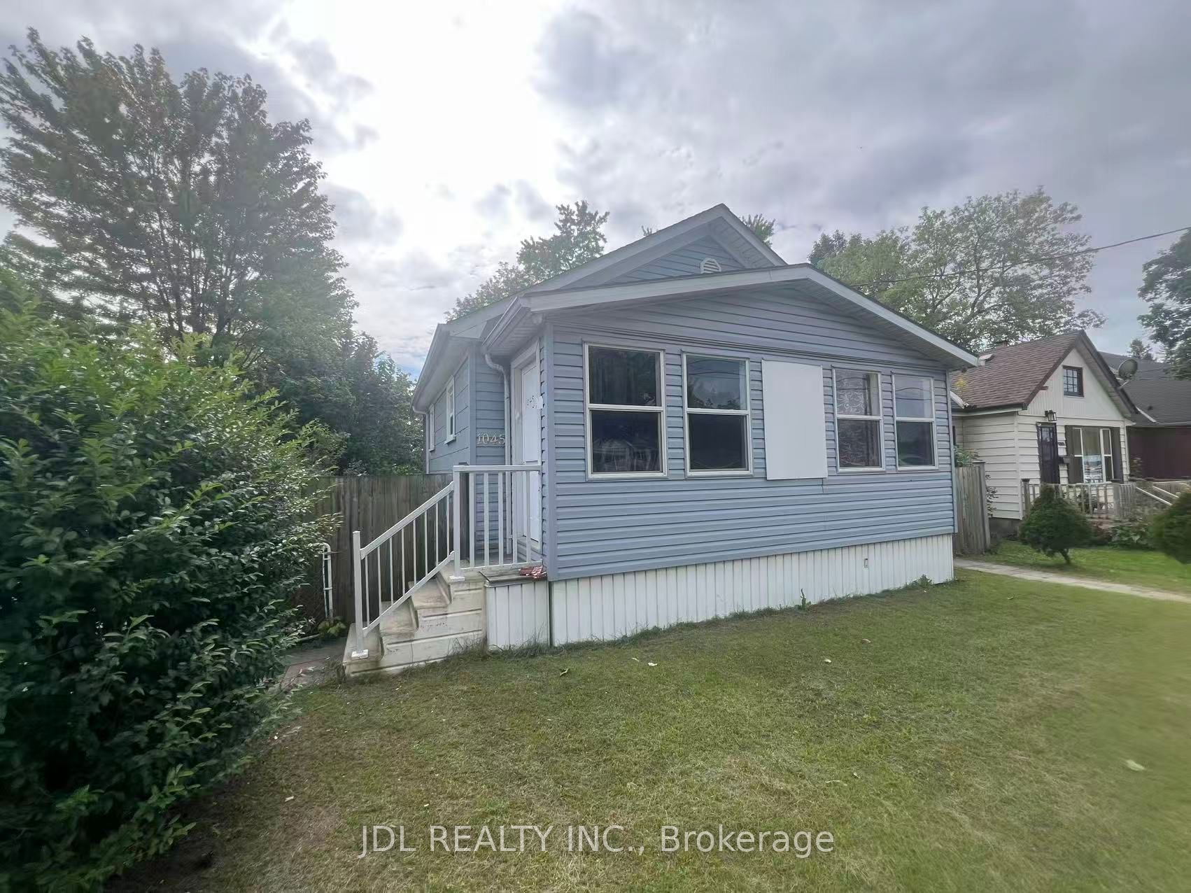 1045 Oxford Street E Property Photo 1