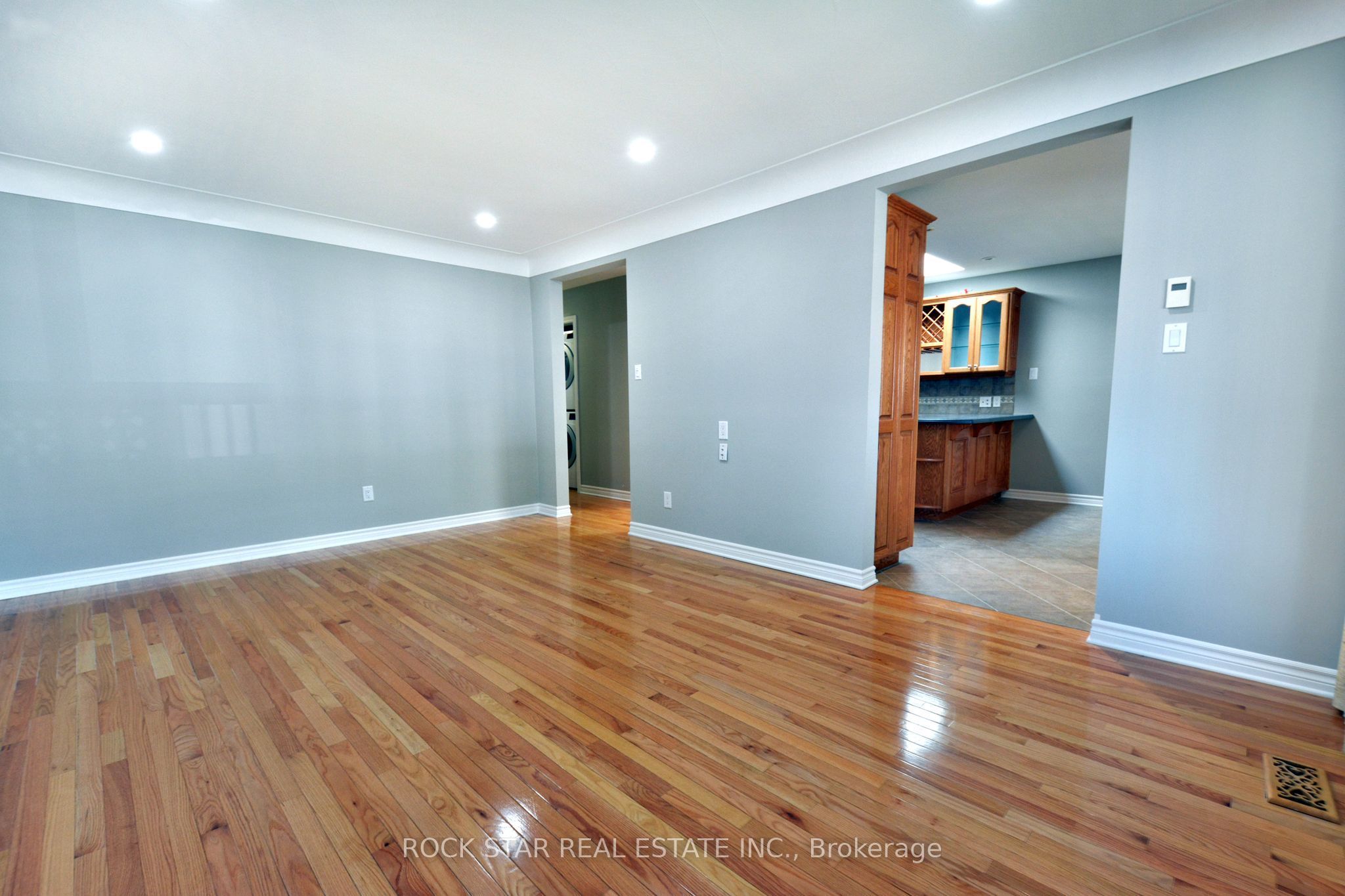 867 Upper Sherman Avenue Property Photo 5