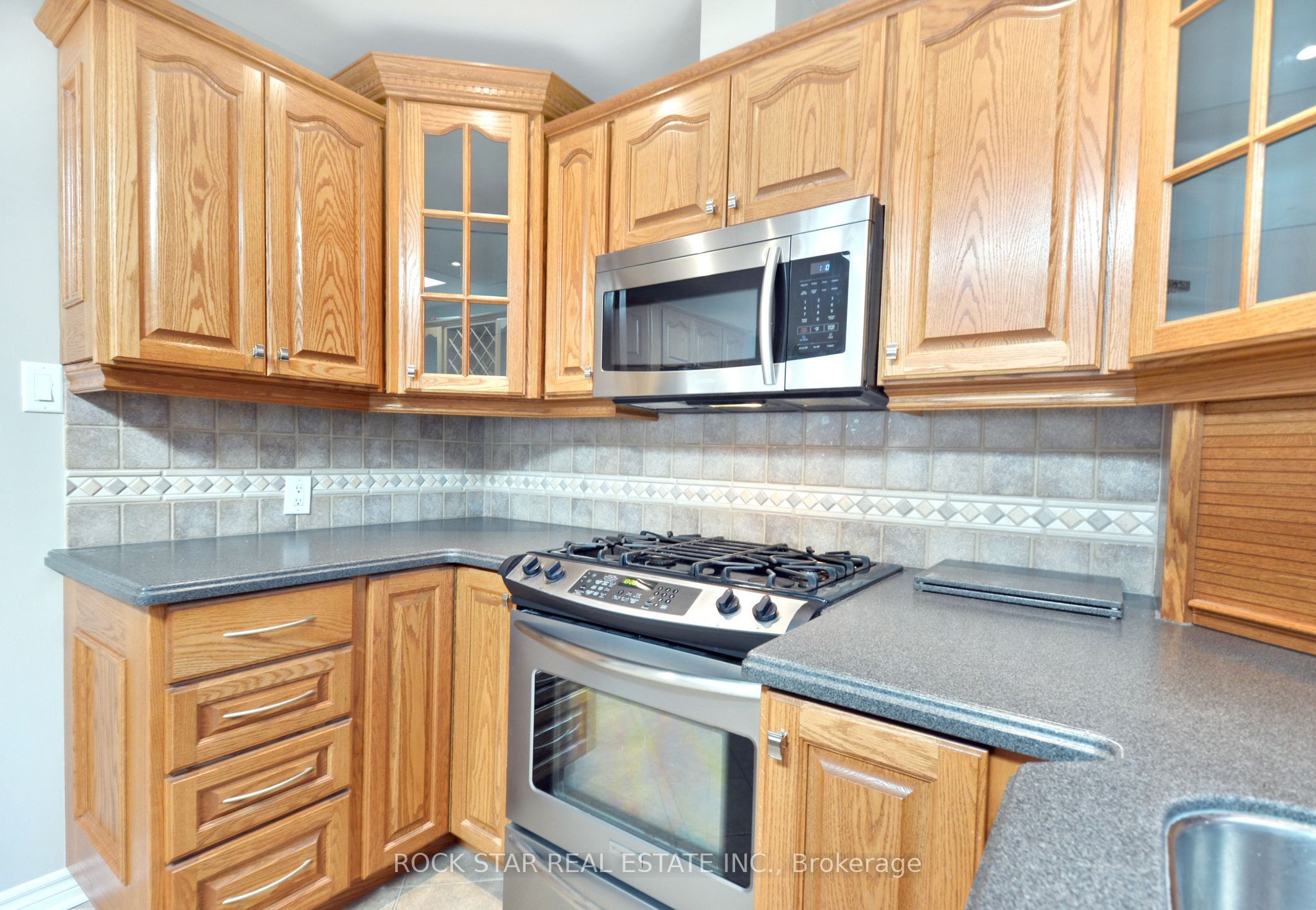 867 Upper Sherman Avenue Property Photo 9