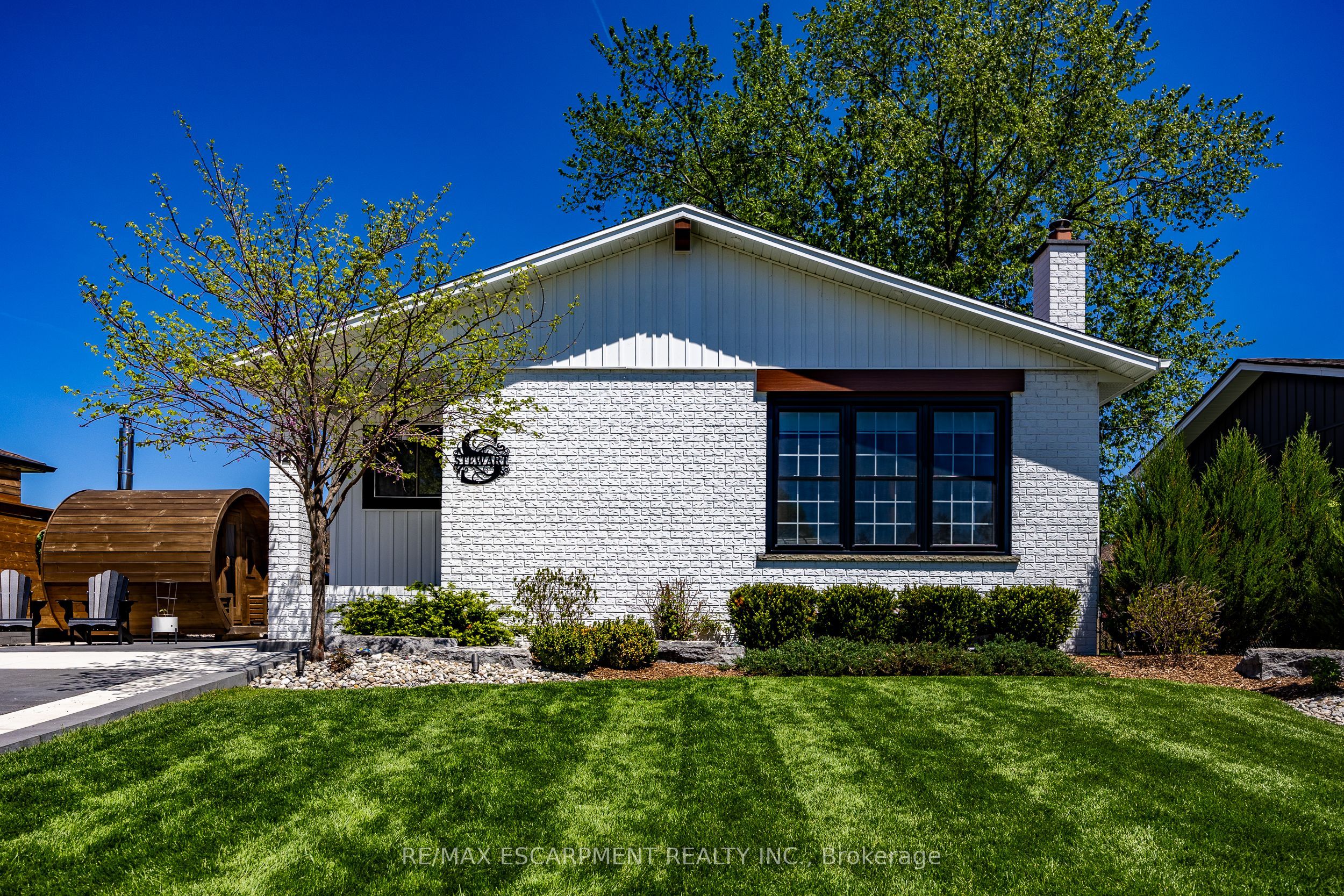 12 Westdale Avenue Property Photo 4