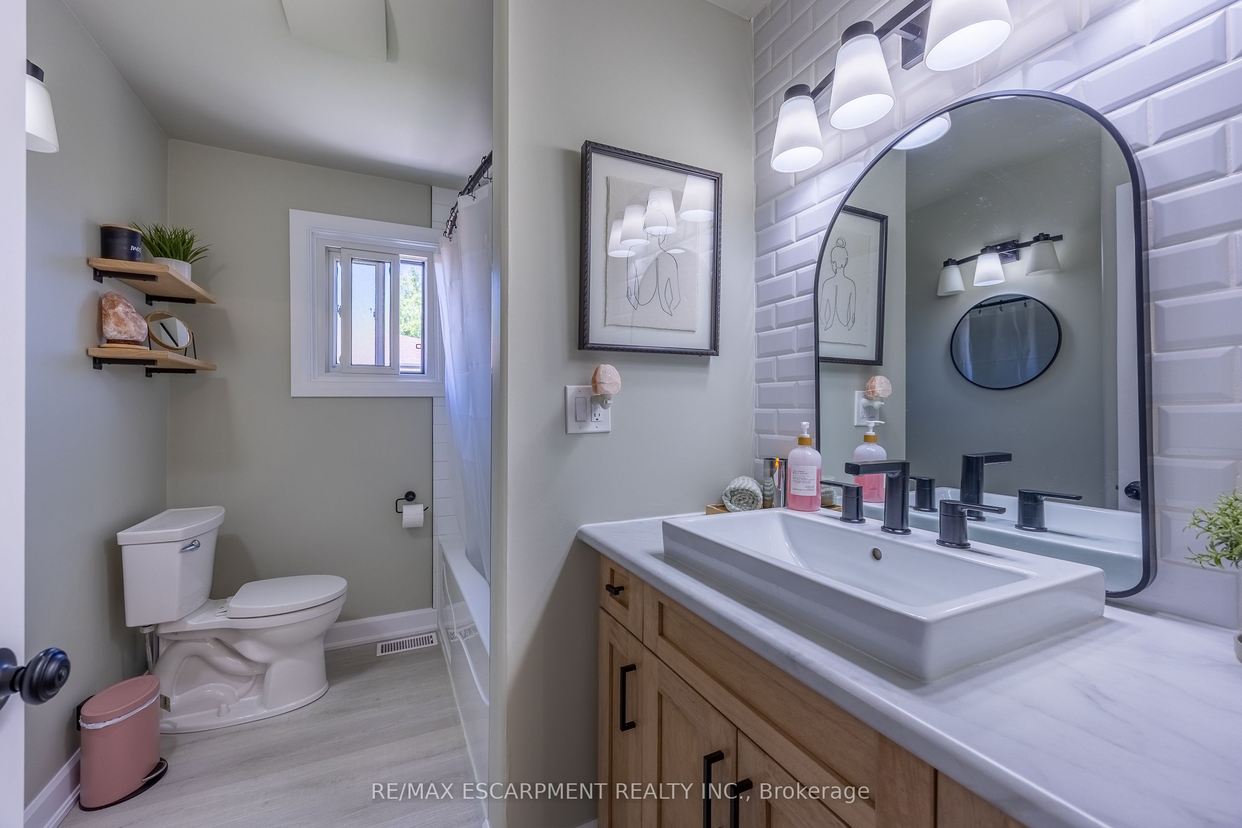 12 Westdale Avenue Property Photo 15