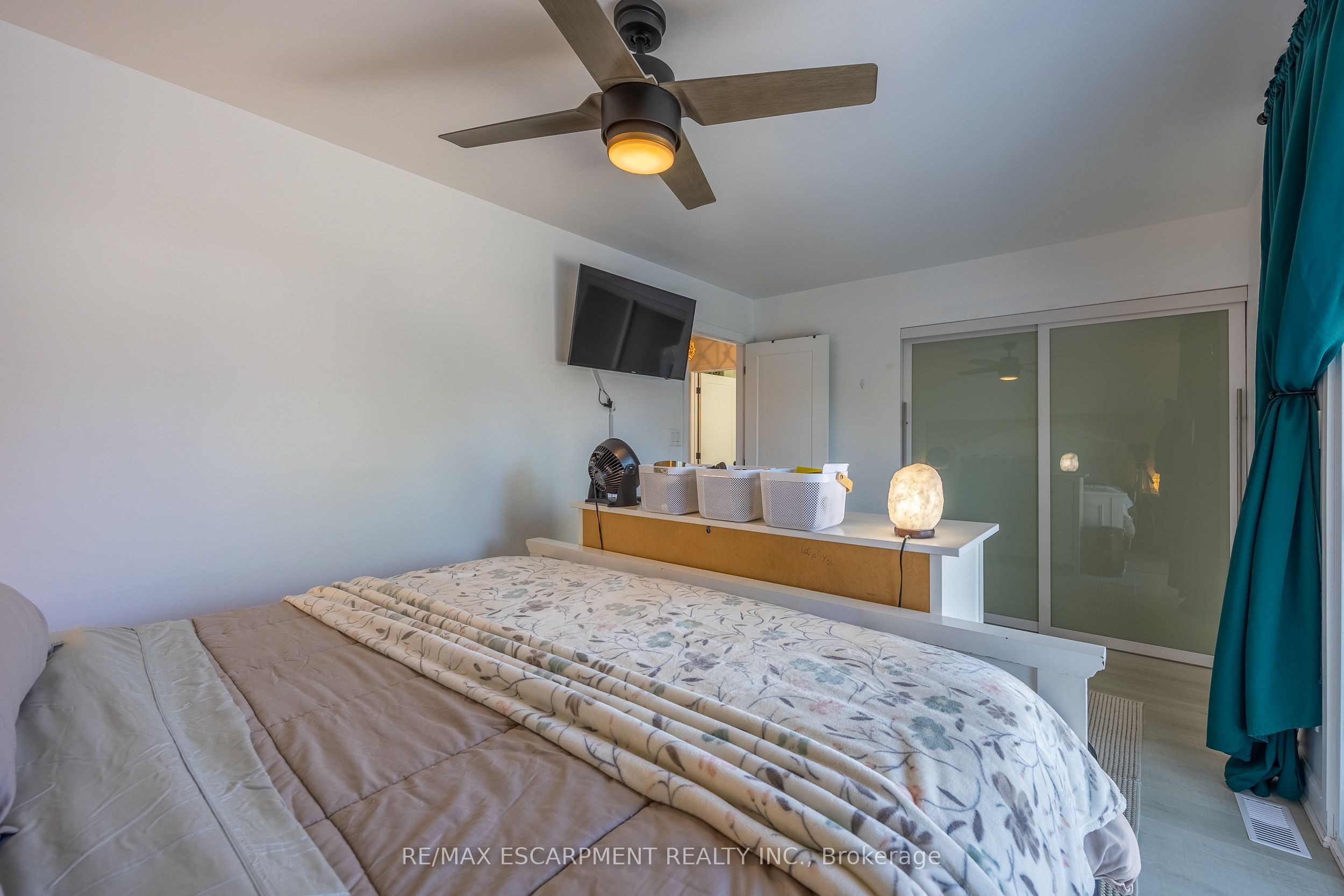 12 Westdale Avenue Property Photo 18