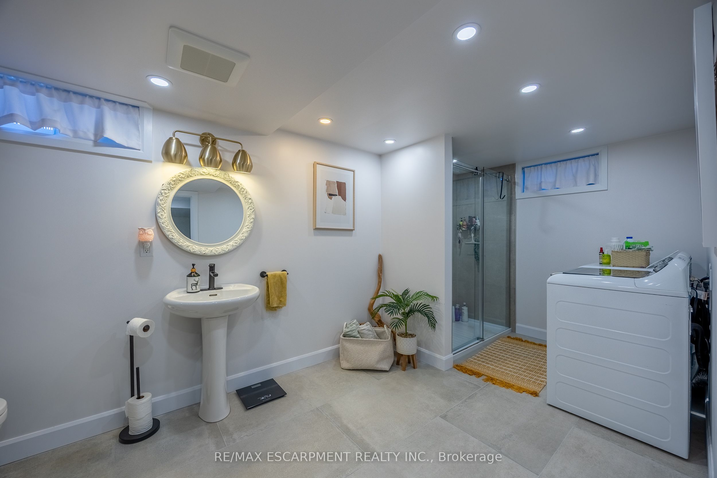 12 Westdale Avenue Property Photo 23