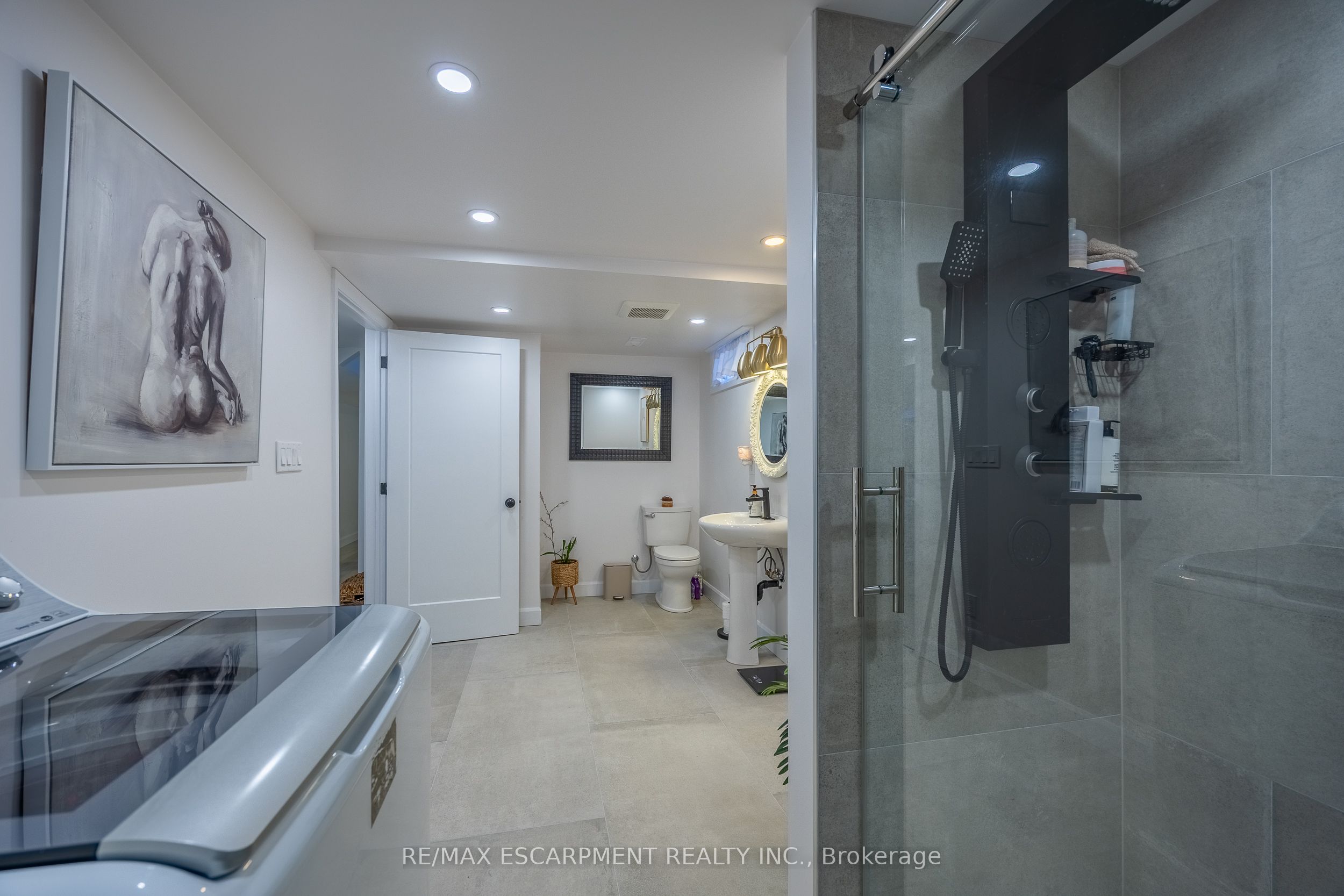 12 Westdale Avenue Property Photo 24