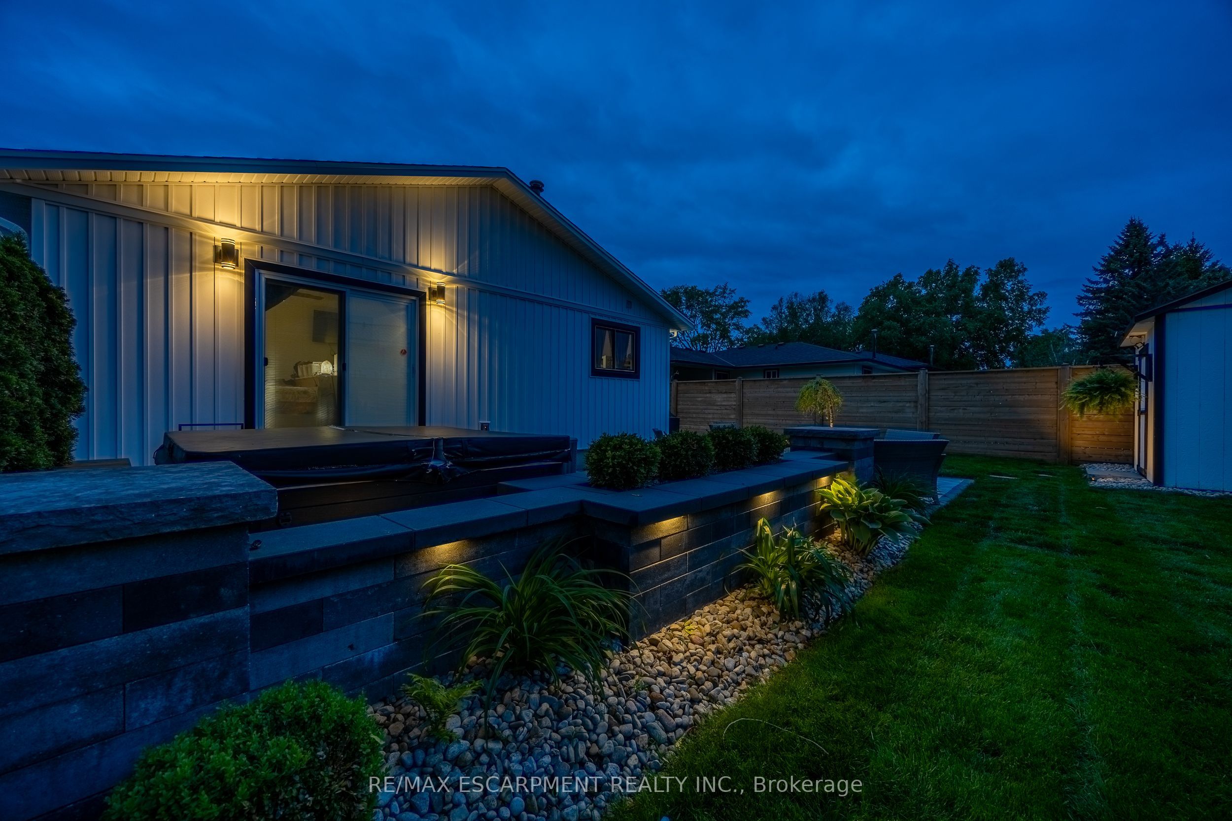 12 Westdale Avenue Property Photo 31