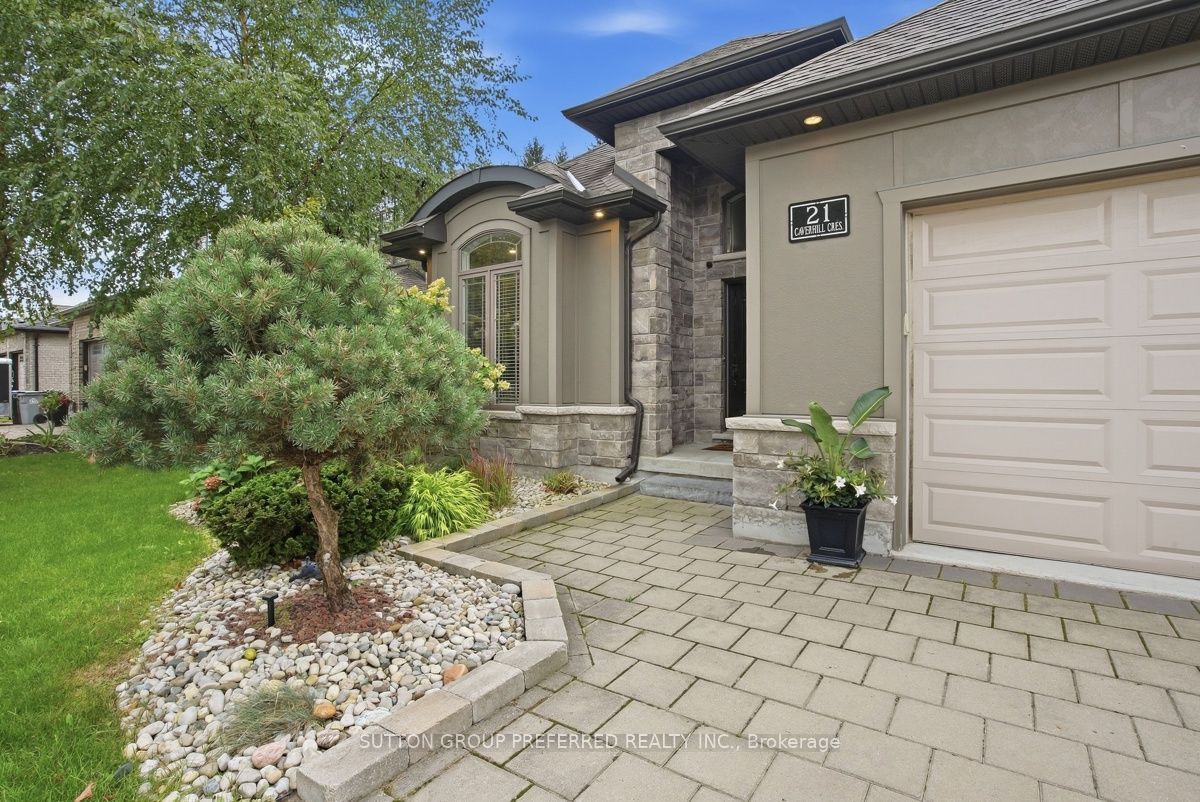 21 Caverhill Crescent Property Photo 3
