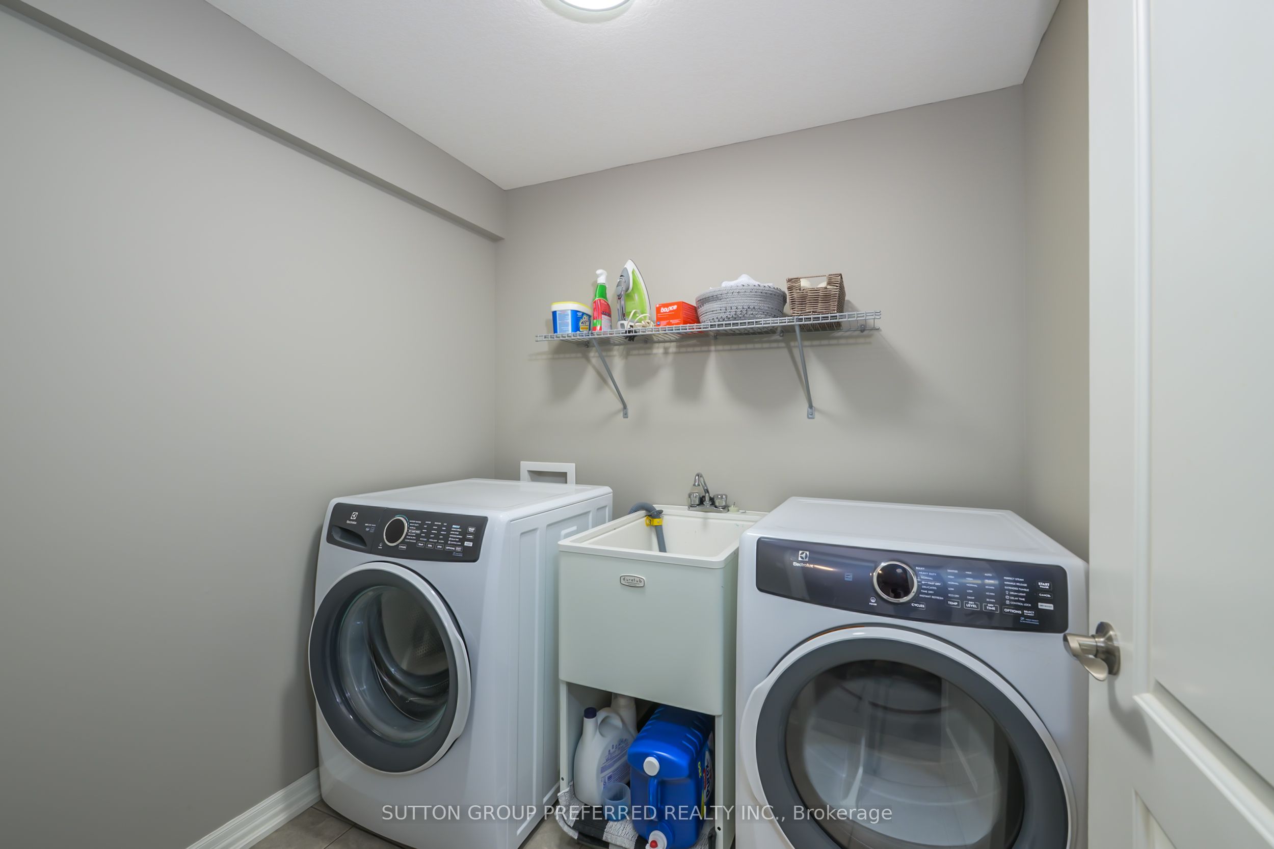 21 Caverhill Crescent Property Photo 37