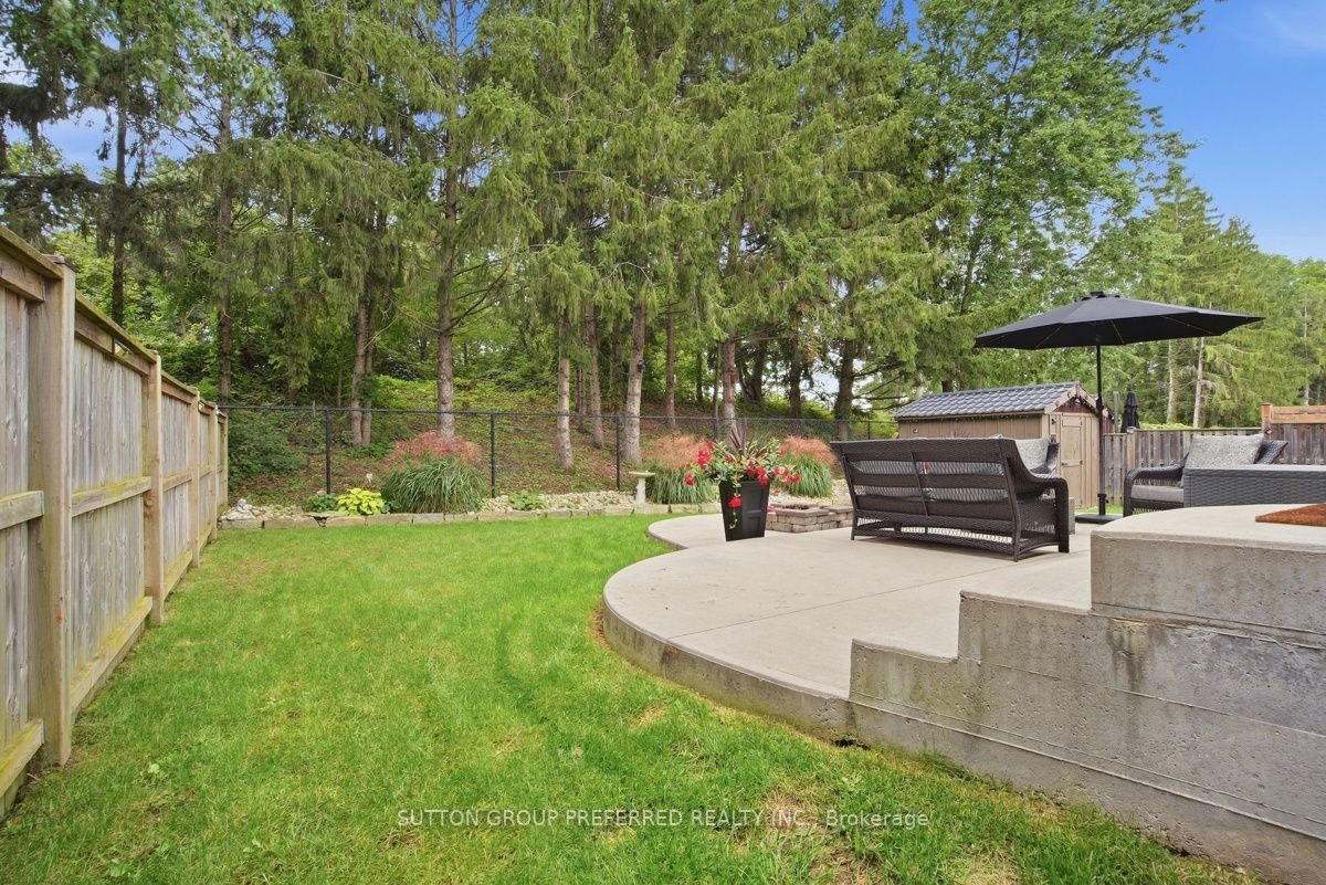 21 Caverhill Crescent Property Photo 40