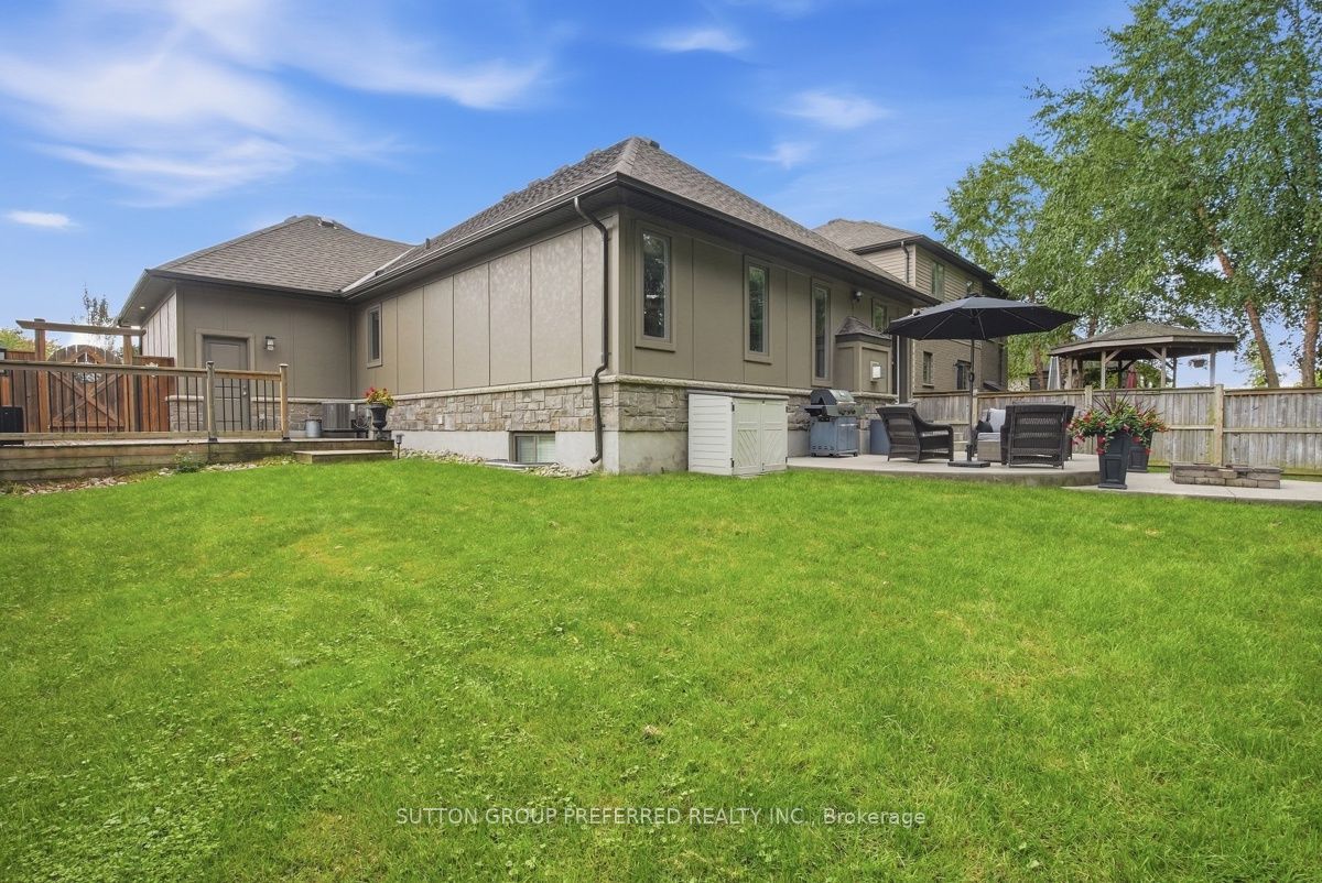21 Caverhill Crescent Property Photo 45