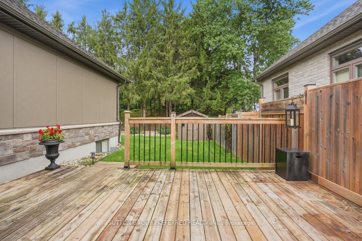 21 Caverhill Crescent Property Photo 46