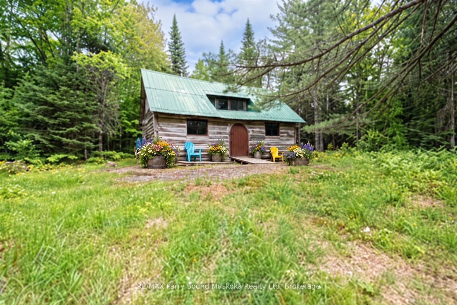 141 Middle Road Property Photo 2