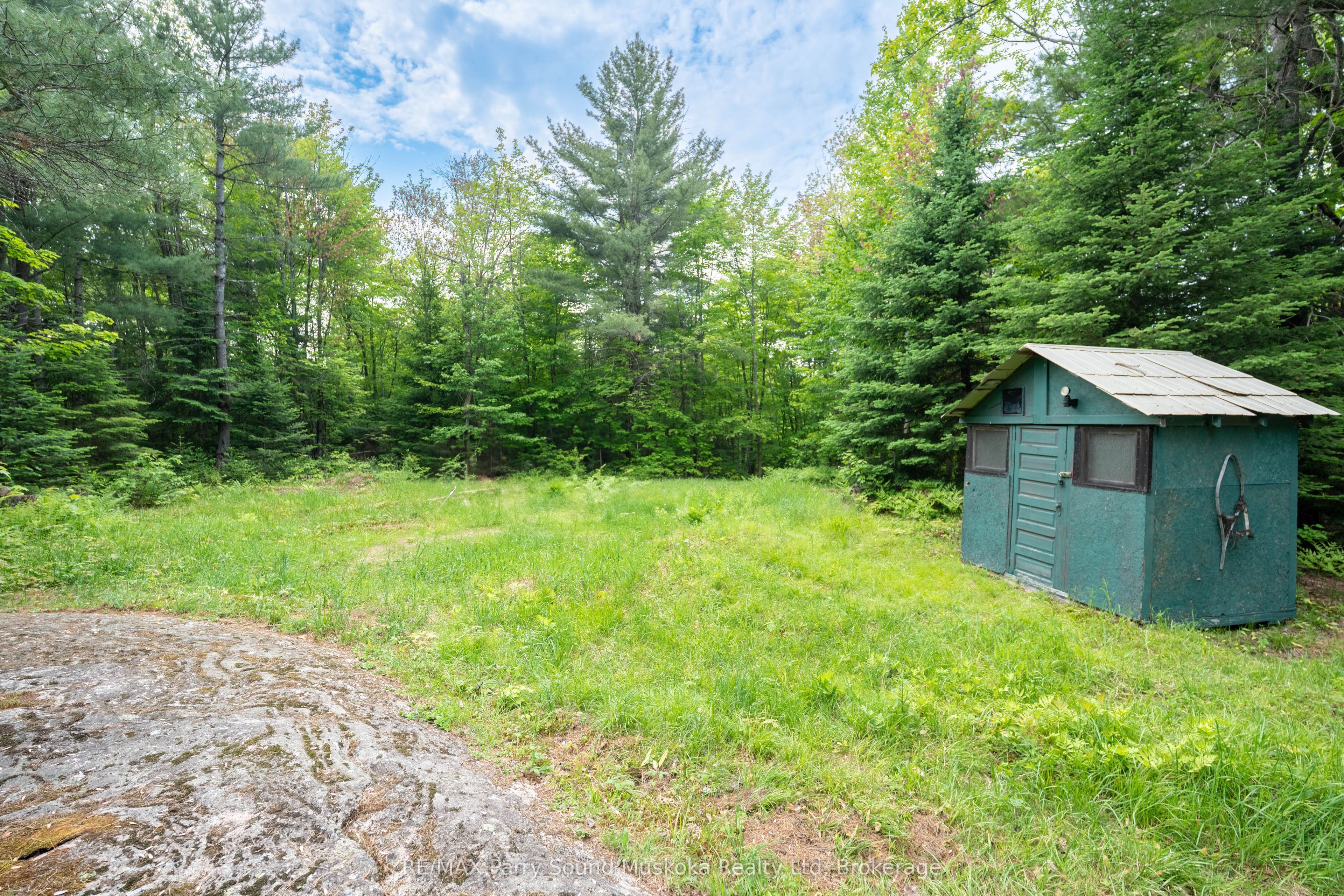 141 Middle Road Property Photo 26
