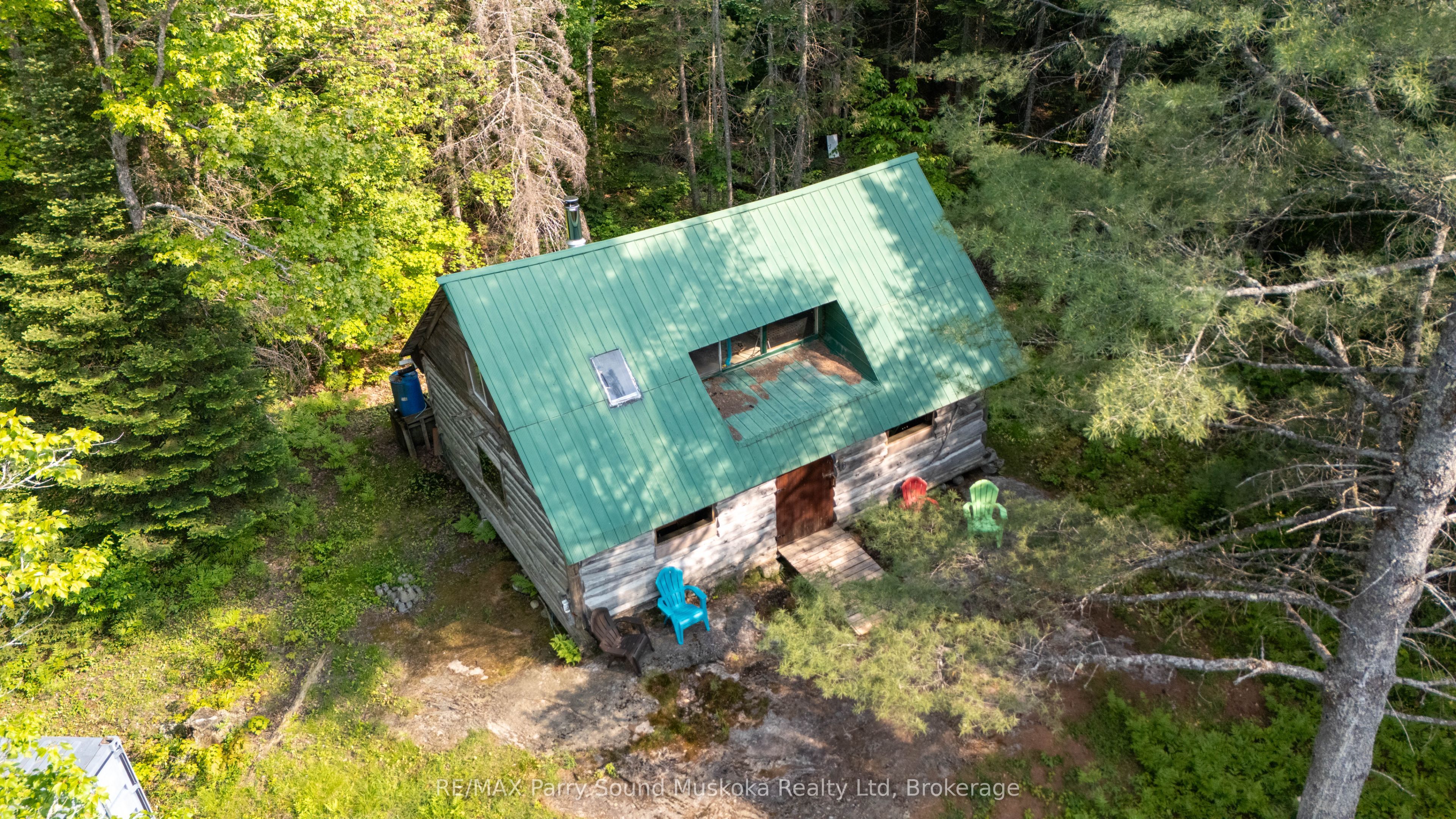 141 Middle Road Property Photo 28