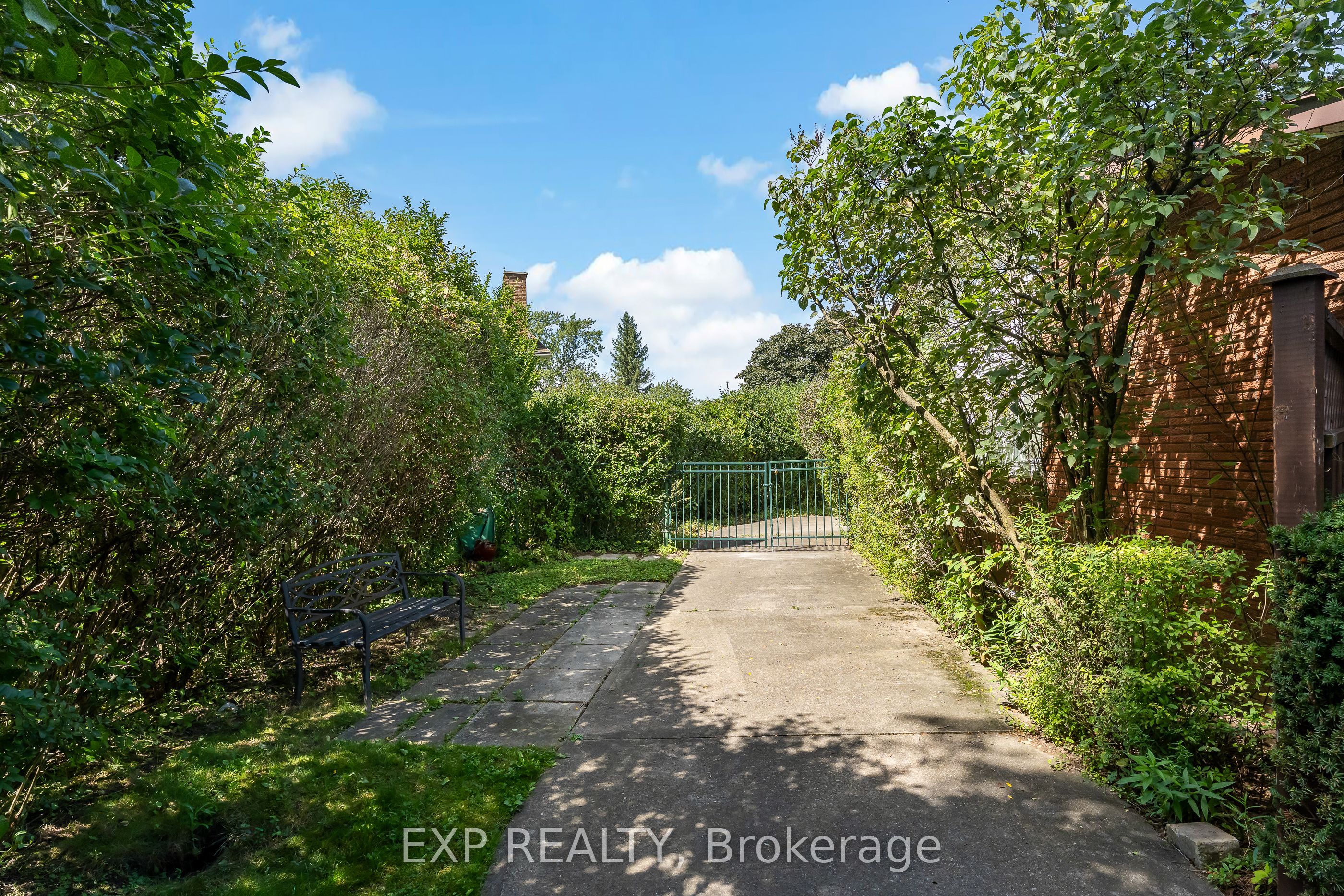 3546 Eton Crescent Property Photo 43
