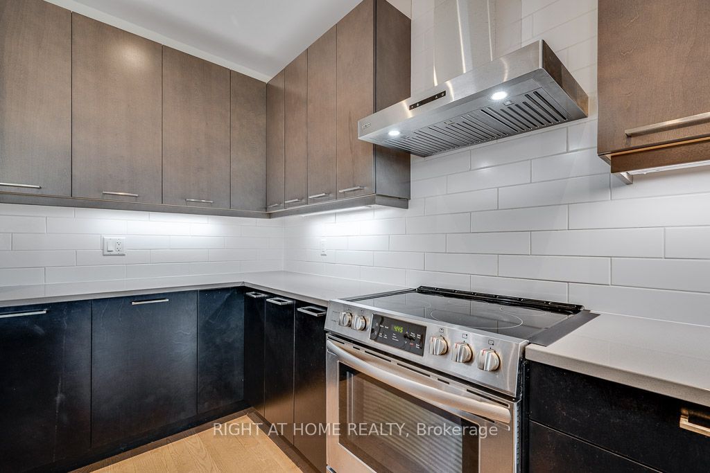 1030 Eider Street Property Photo 10