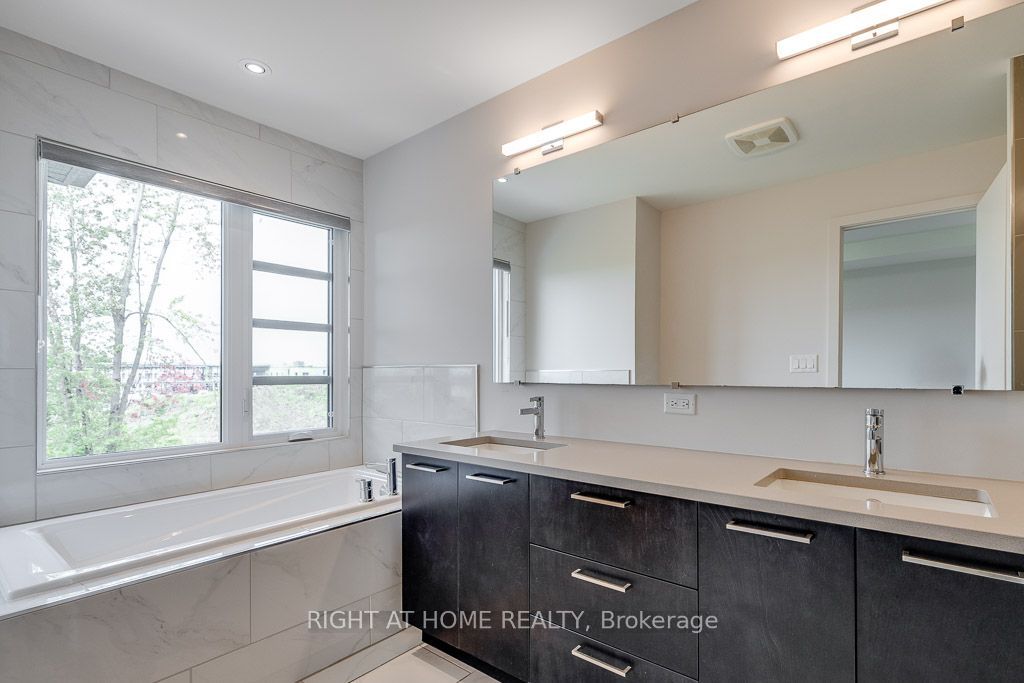1030 Eider Street Property Photo 20