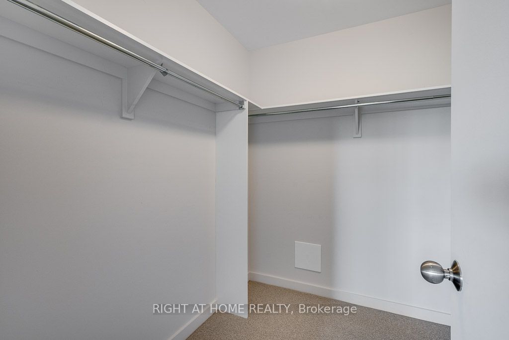 1030 Eider Street Property Photo 22