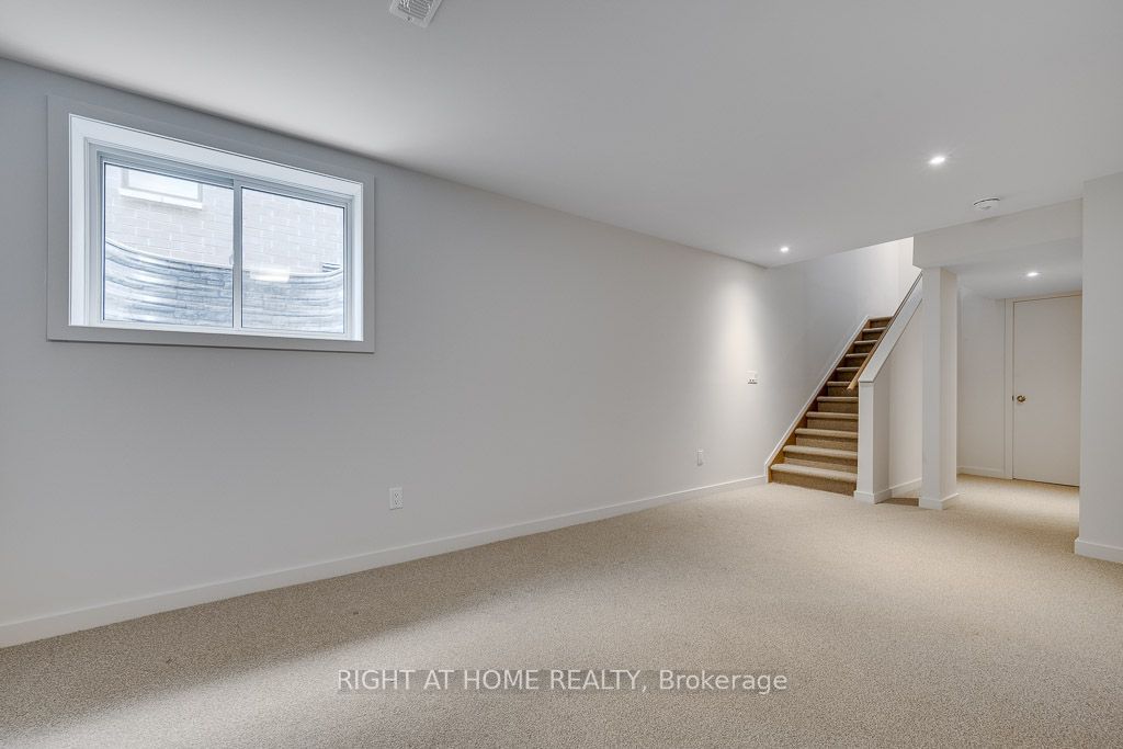 1030 Eider Street Property Photo 27