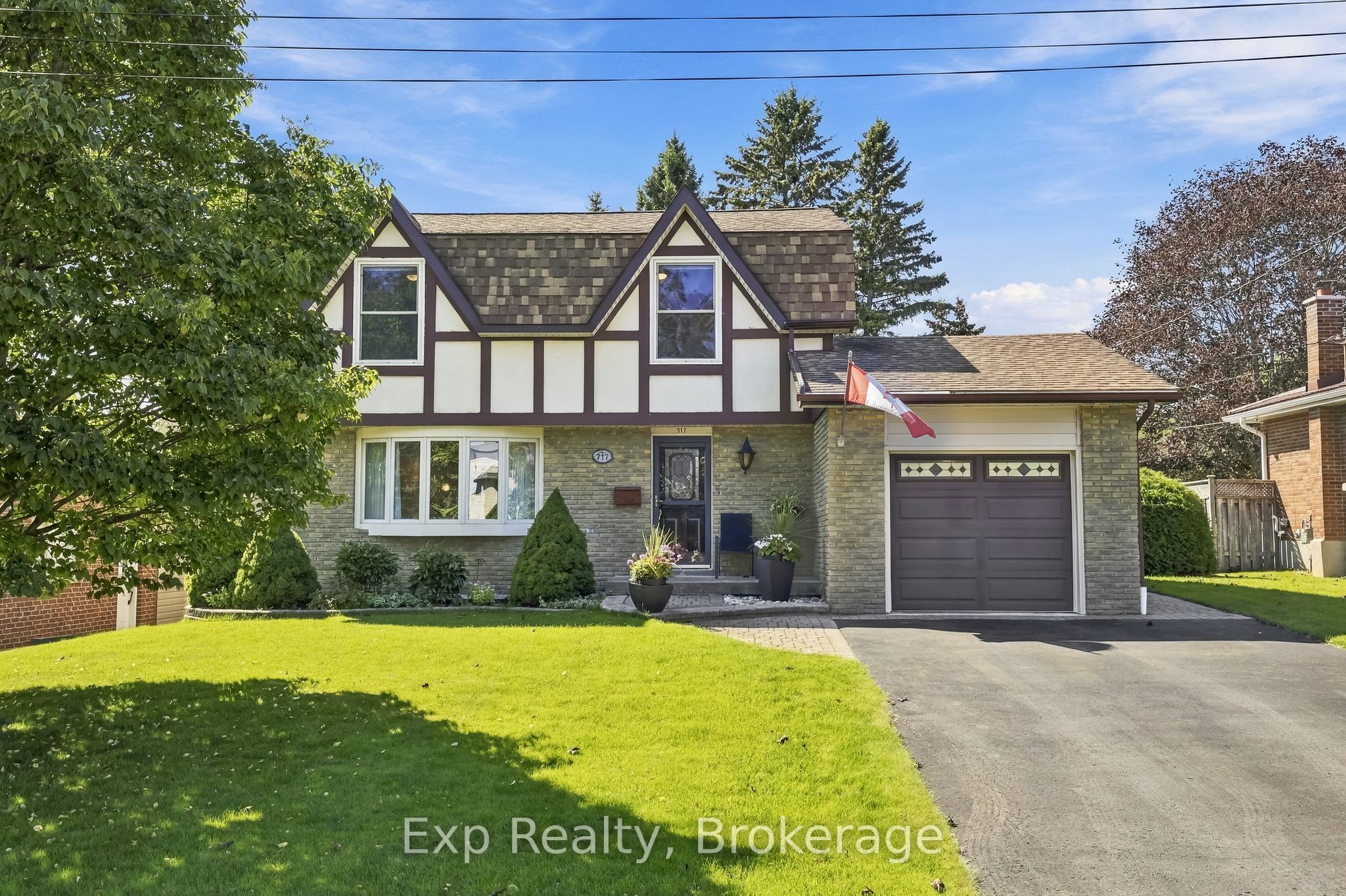 717 Westwood Drive Property Photo 1