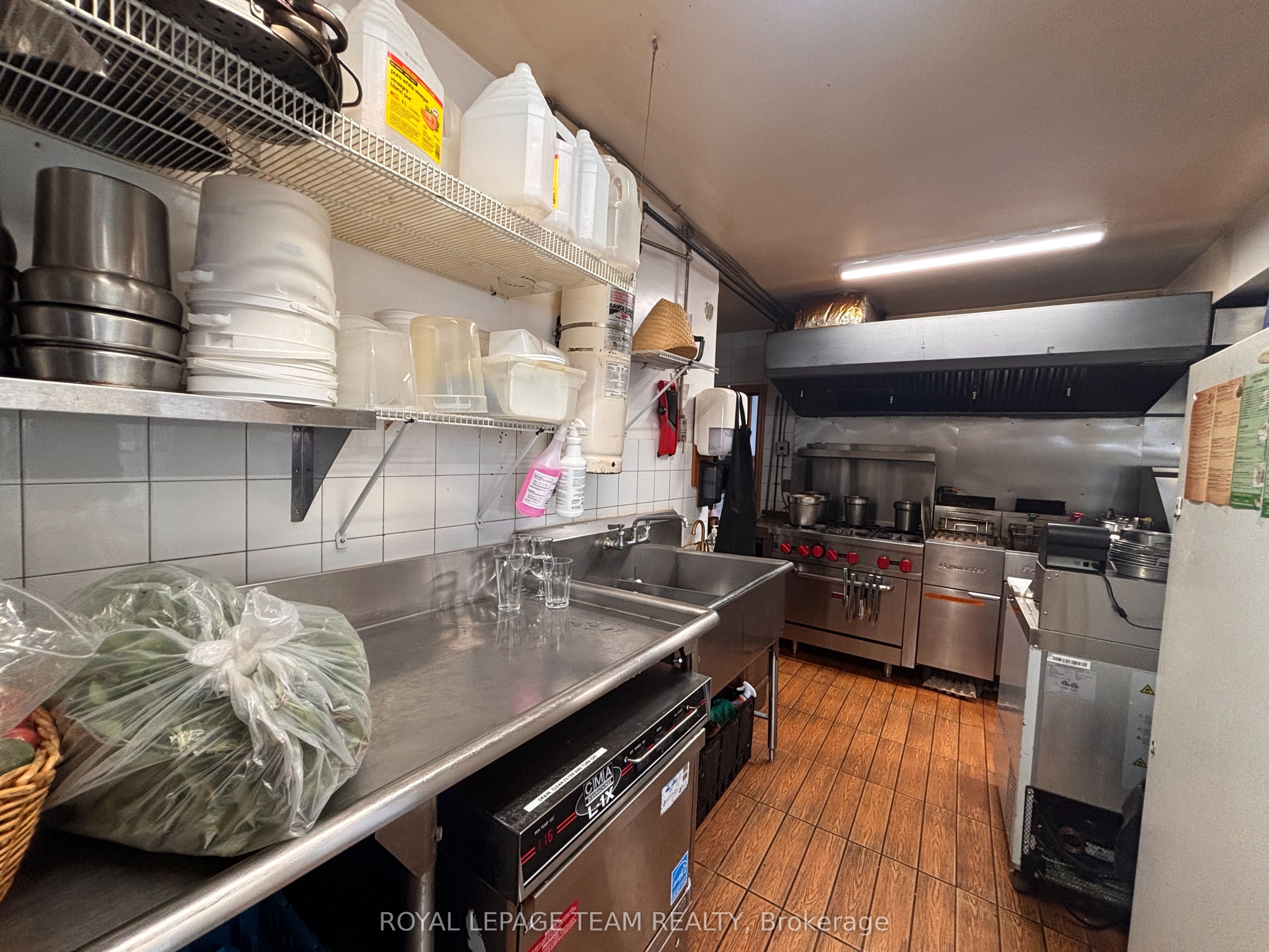 15 Allan Street Property Photo 12