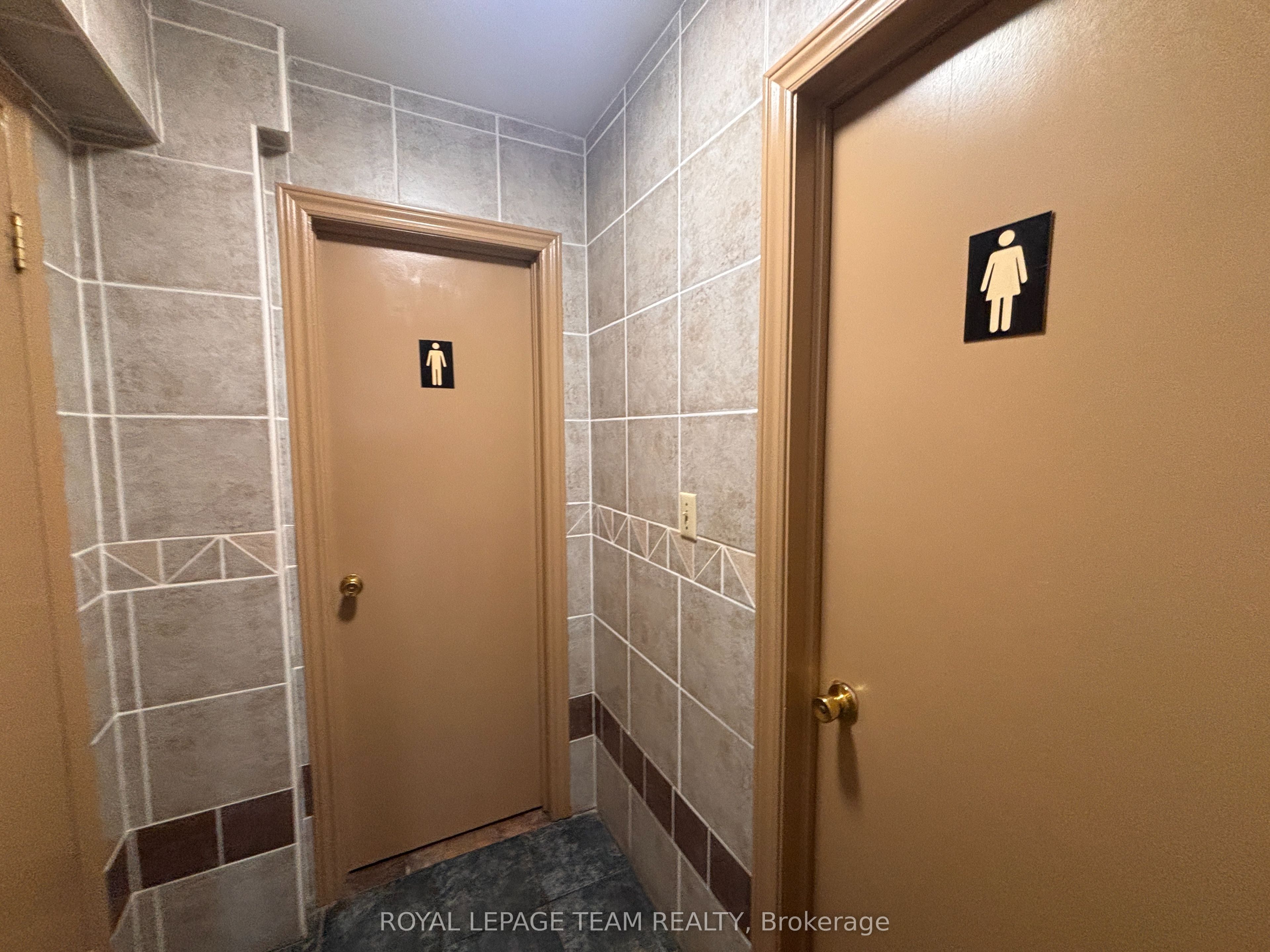 15 Allan Street Property Photo 16