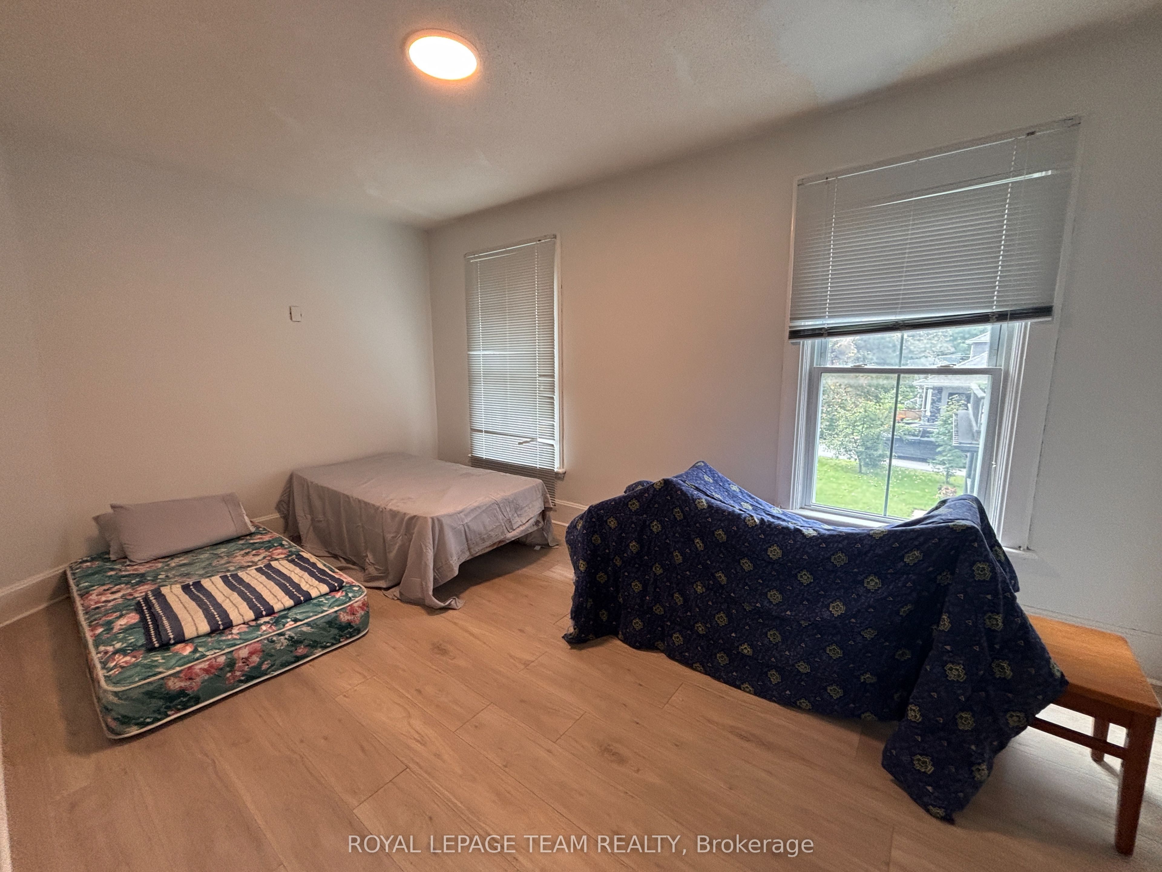 15 Allan Street Property Photo 19