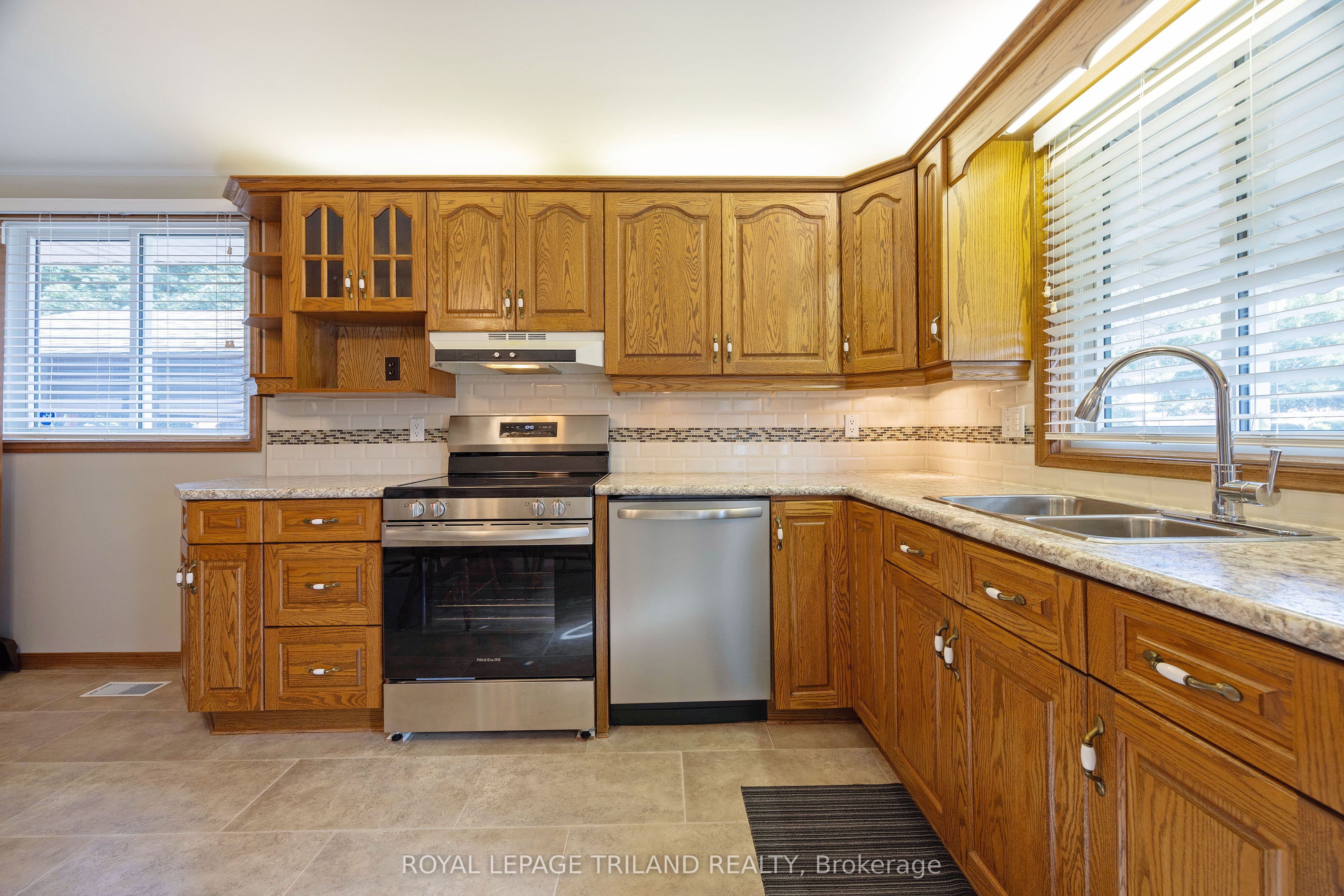 16 Sparta Street Property Photo 8