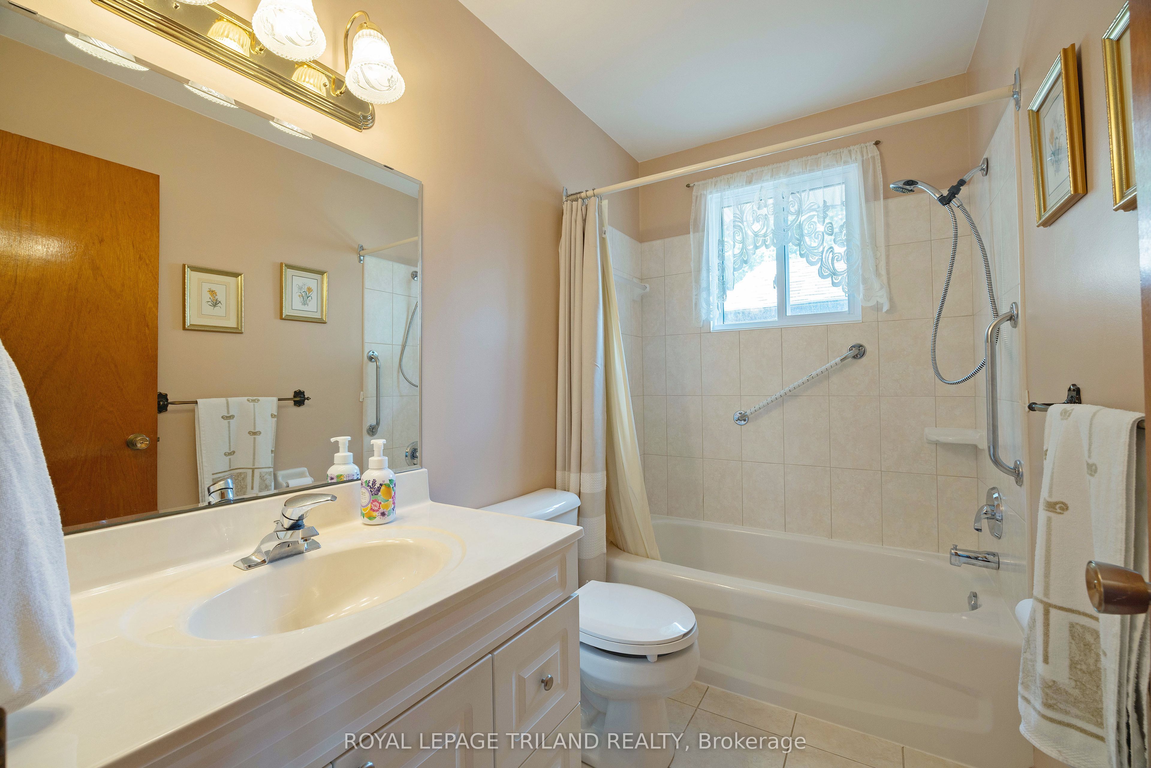 16 Sparta Street Property Photo 14