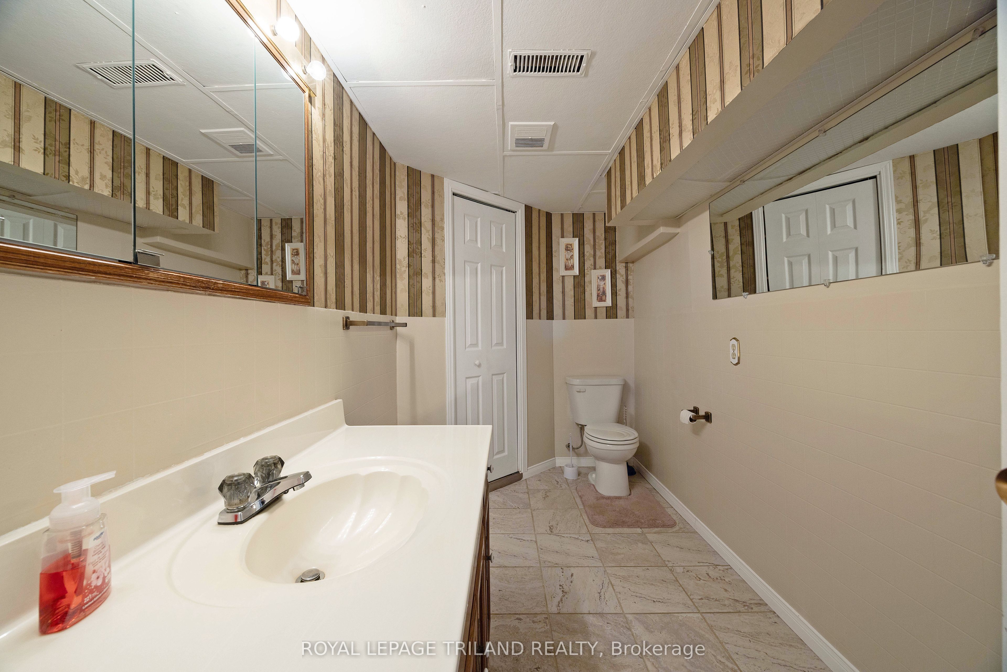 16 Sparta Street Property Photo 26