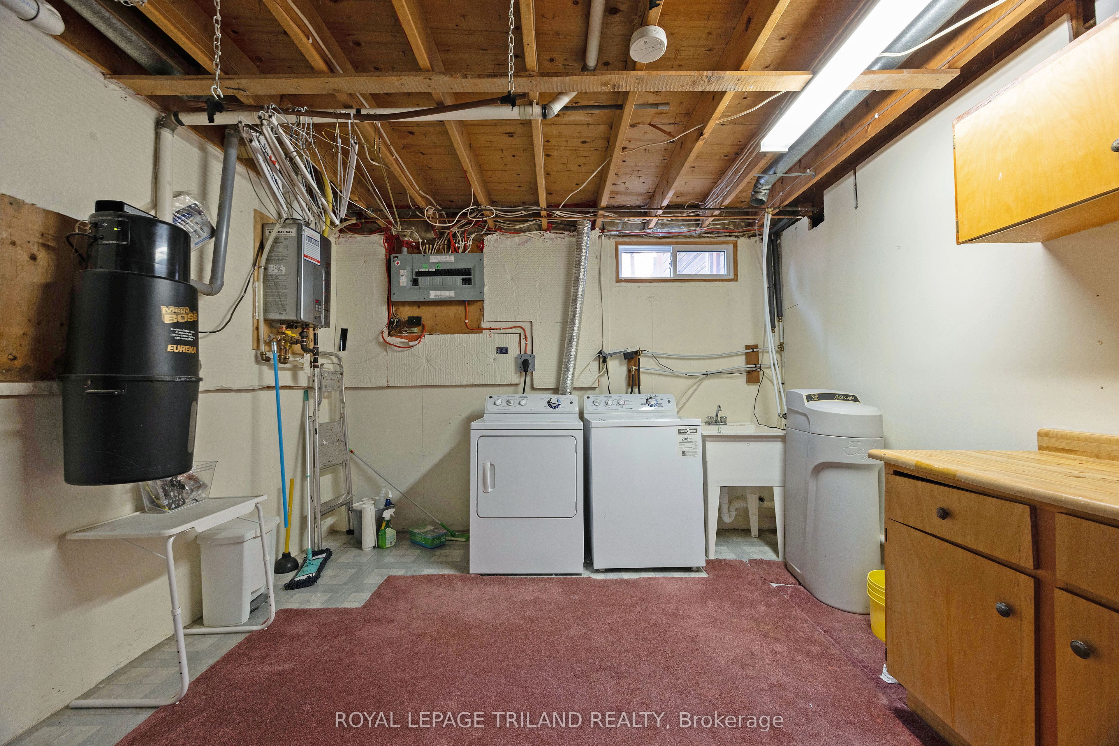 16 Sparta Street Property Photo 27