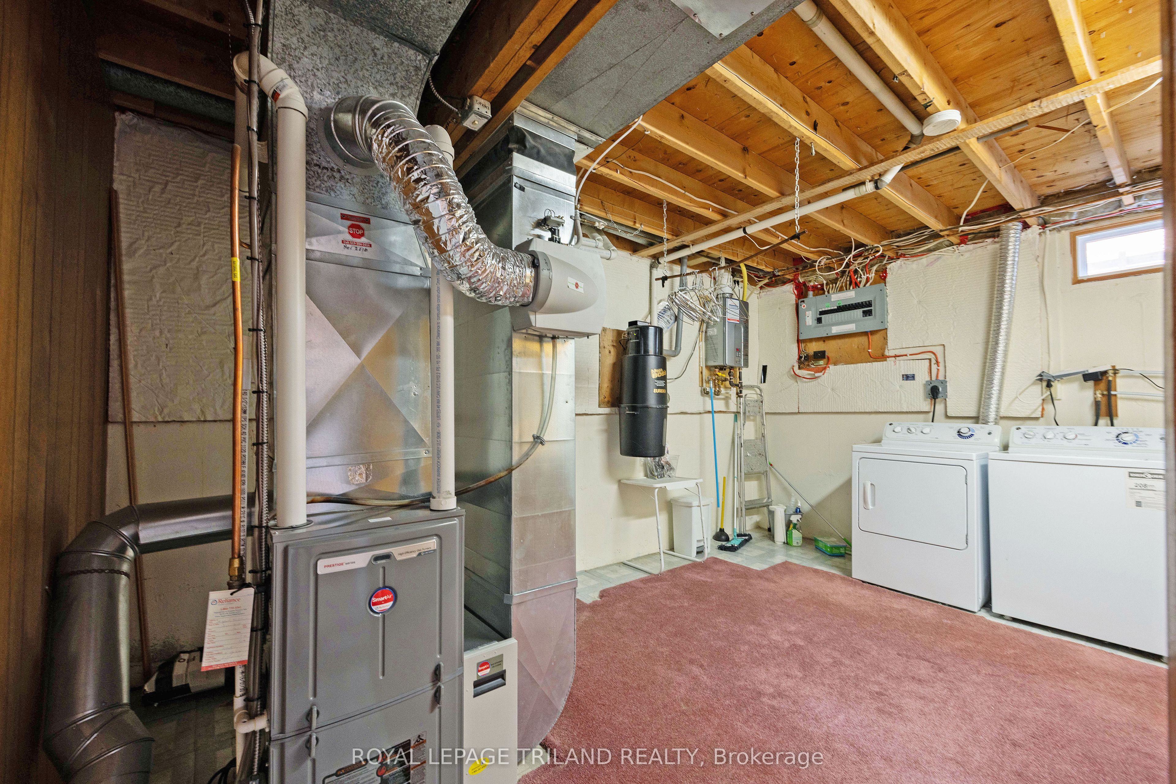 16 Sparta Street Property Photo 28