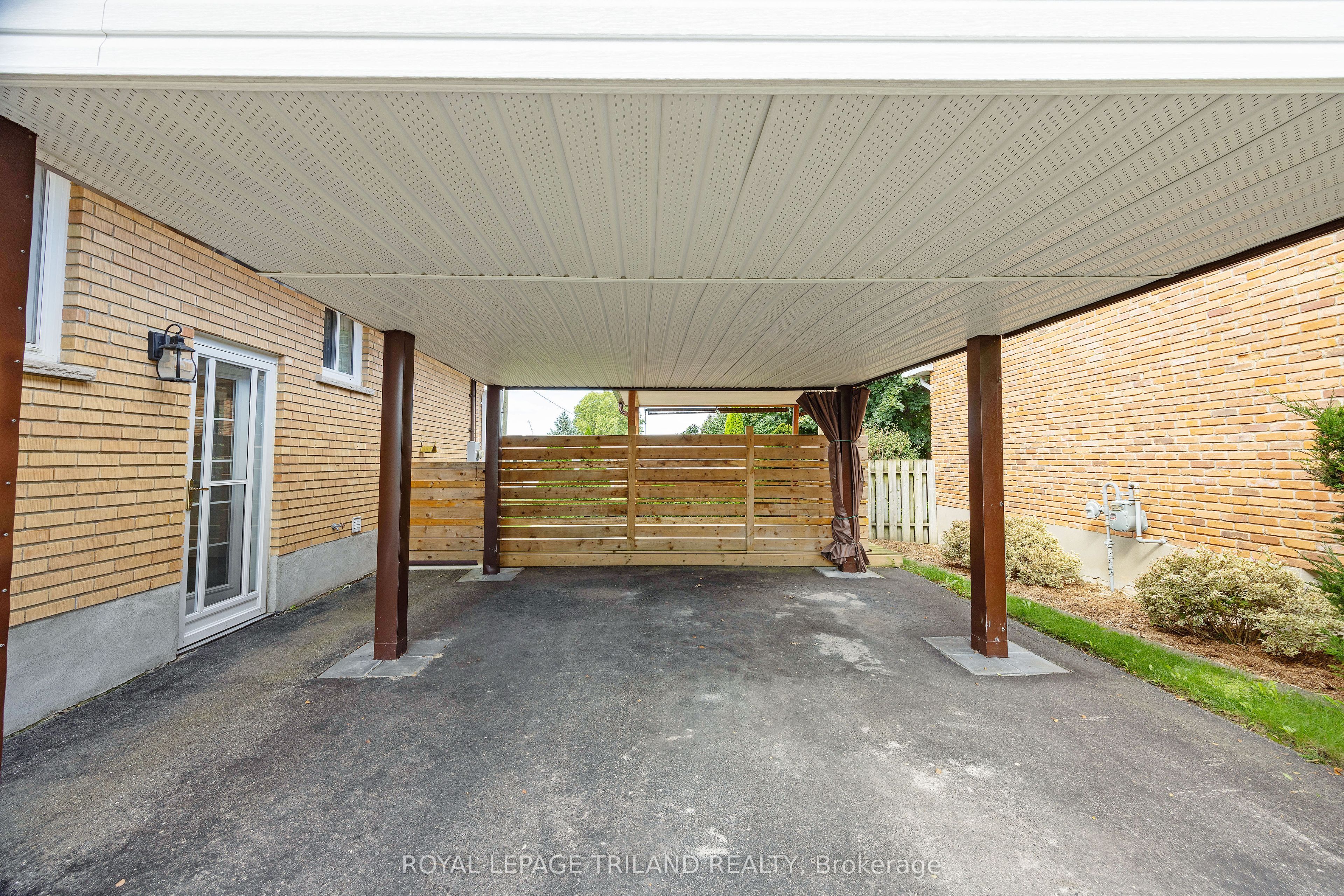16 Sparta Street Property Photo 29