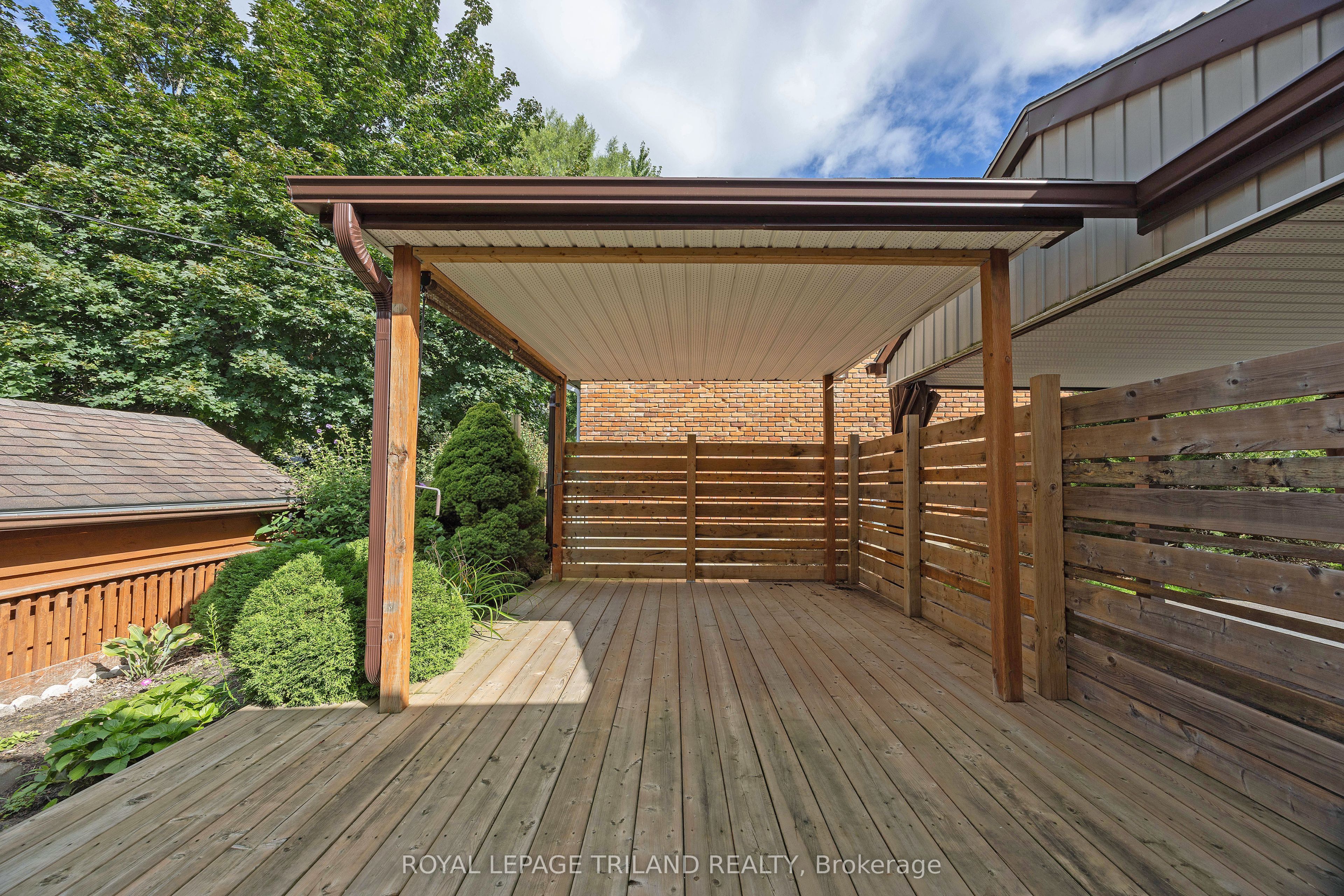 16 Sparta Street Property Photo 31