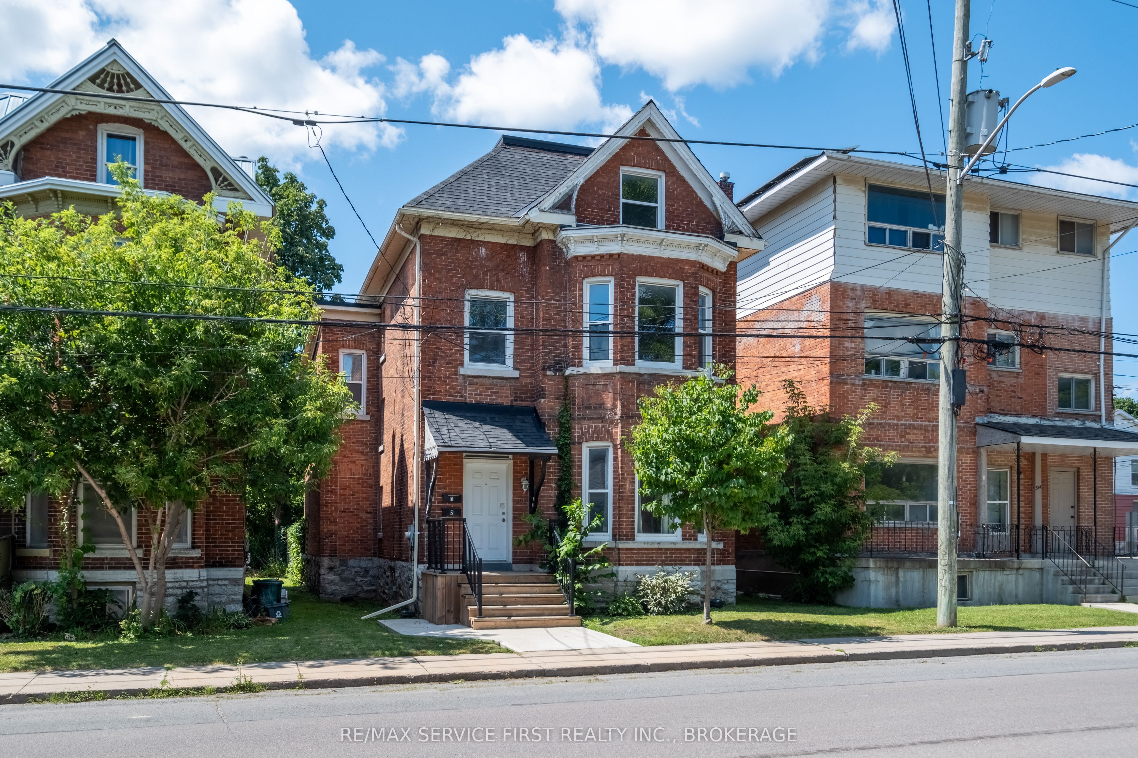 392 Alfred Street Property Photo 4