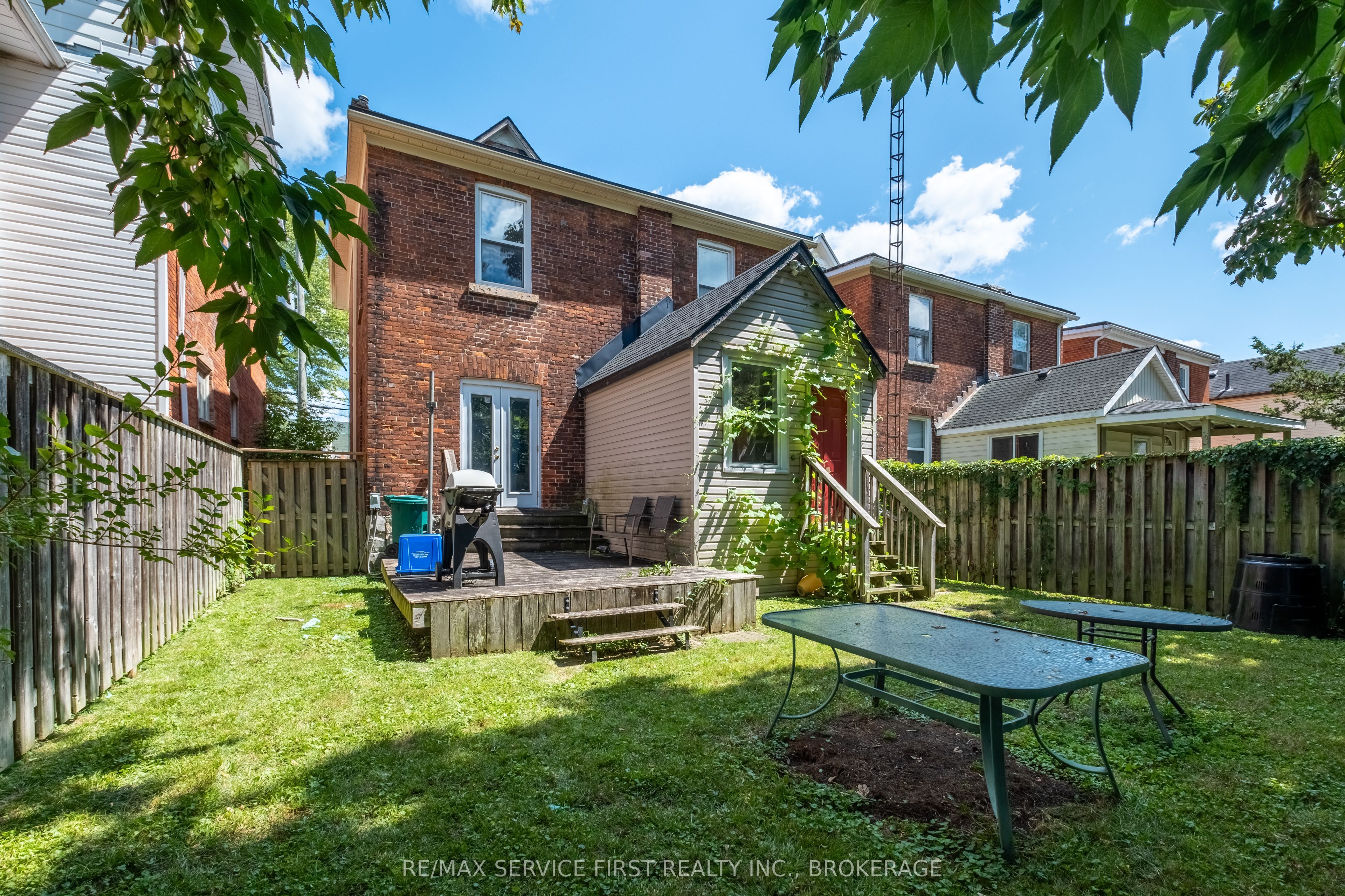 392 Alfred Street Property Photo 6